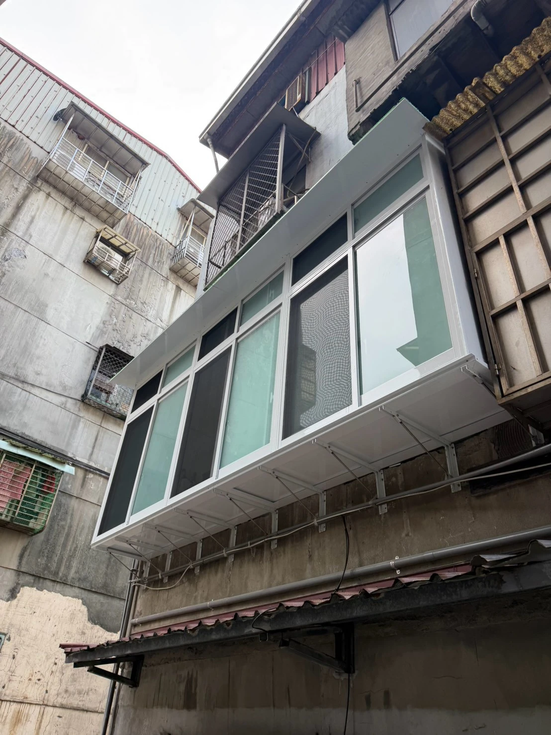 複合式鋁製組合窗