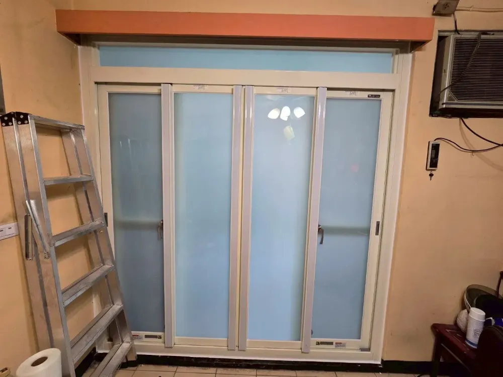 四扇氣密落地窗