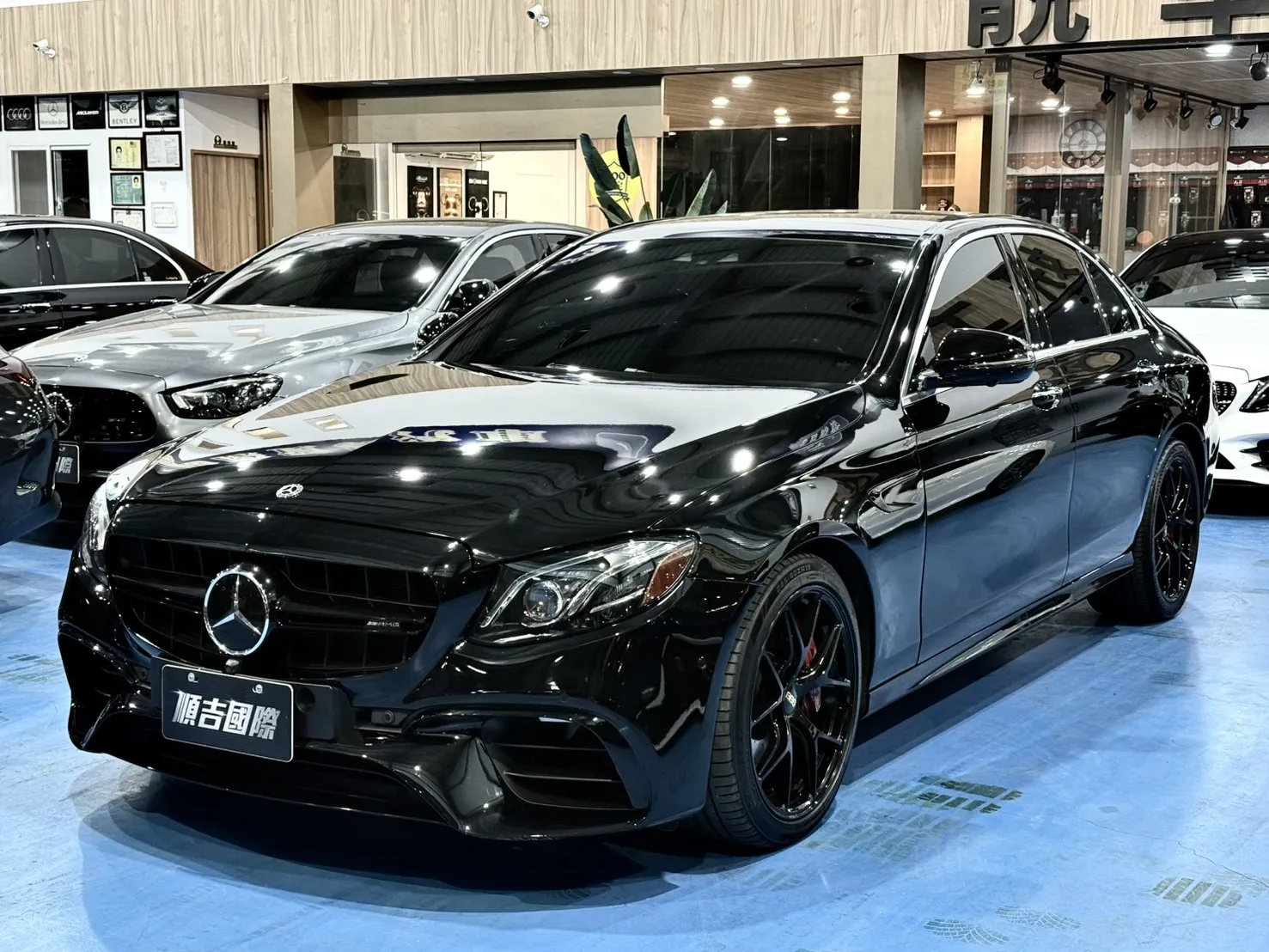  2018年 Mercedes Benz E43 4MATIC｜5鍵滿僅跑4.9萬