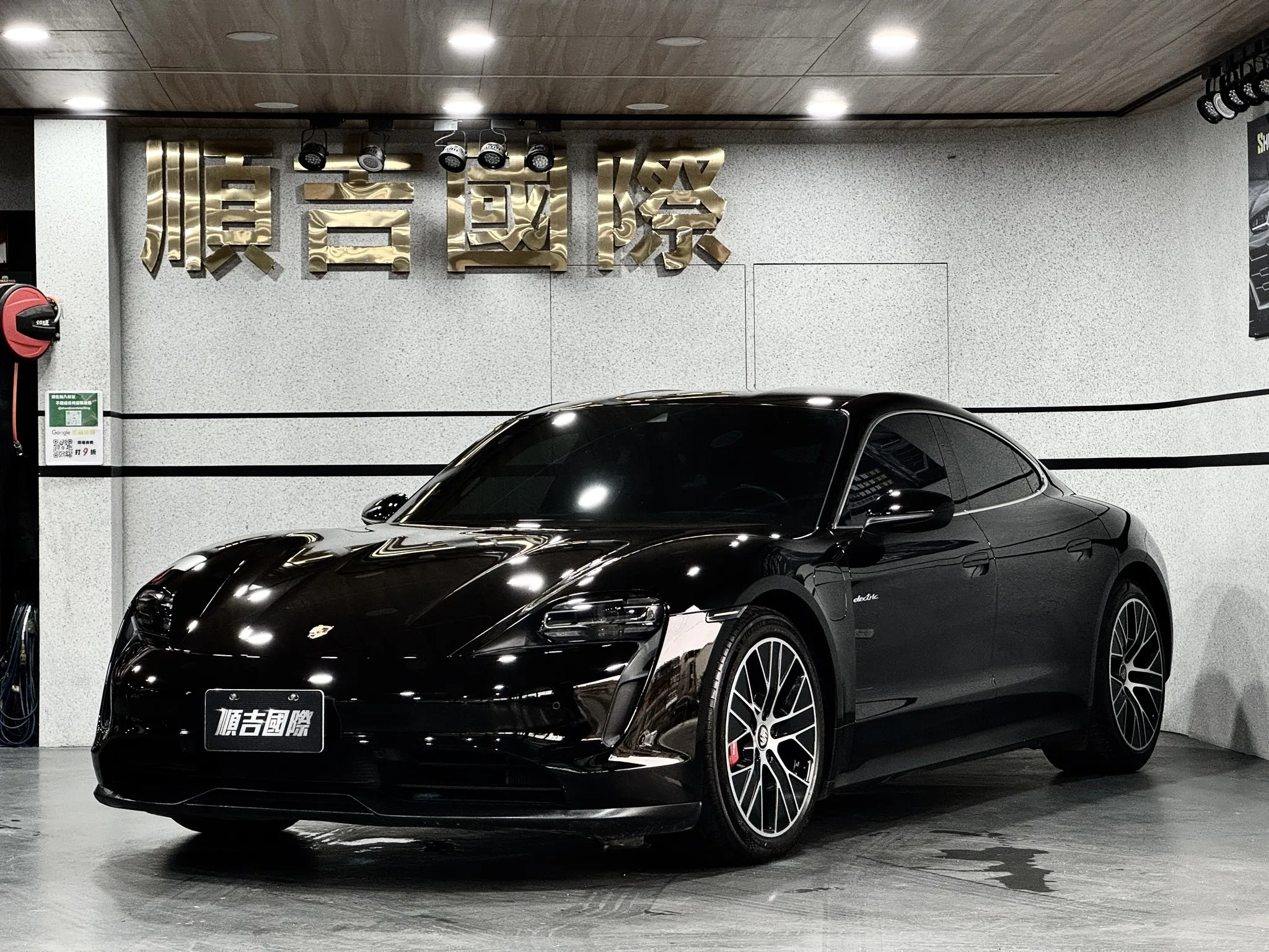 【2021 Porsch Taycan 4s】