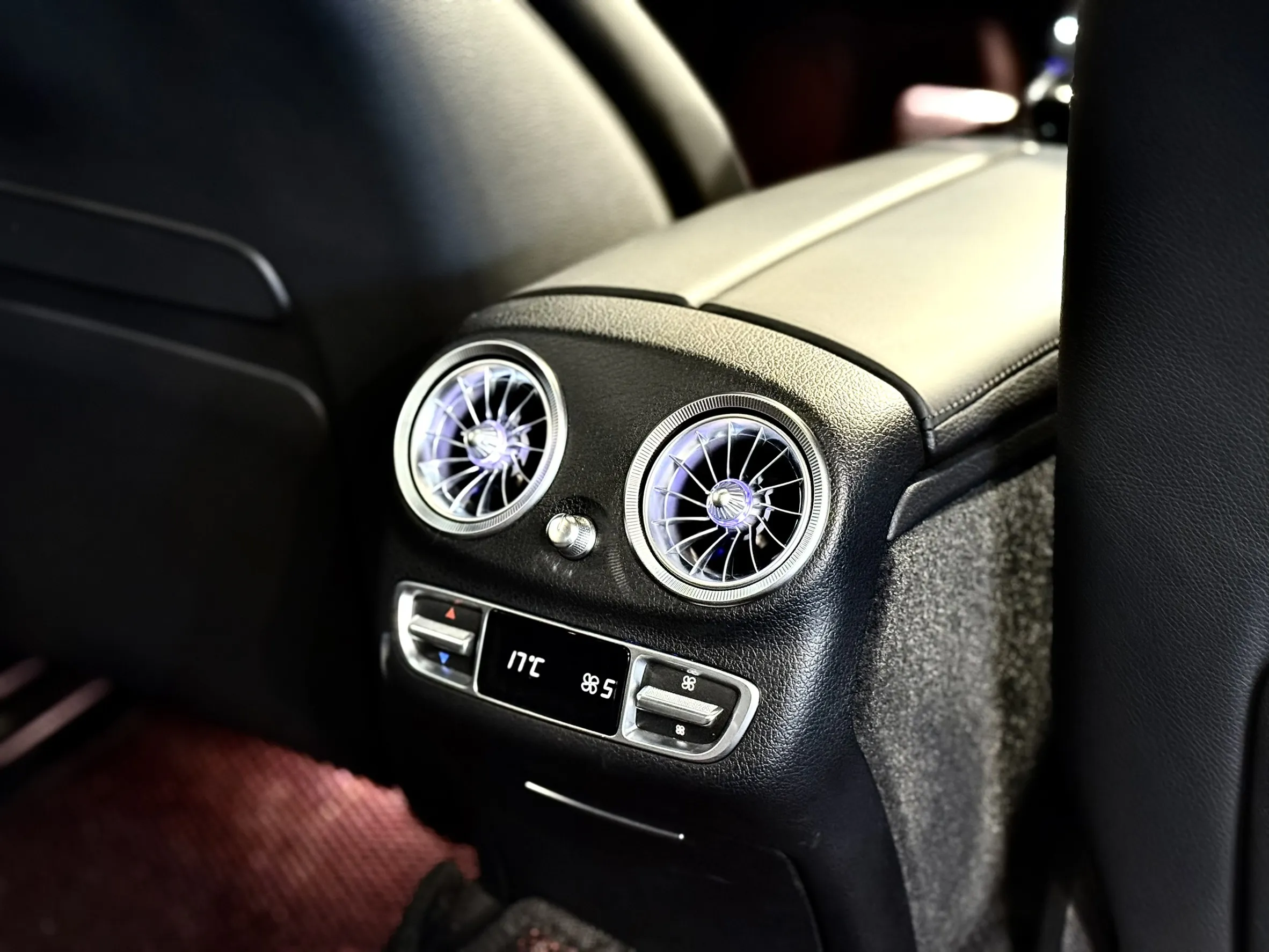  【 2018年 賓士 E63 AMG 4MATIC+ 】｜5鍵滿僅跑6萬
