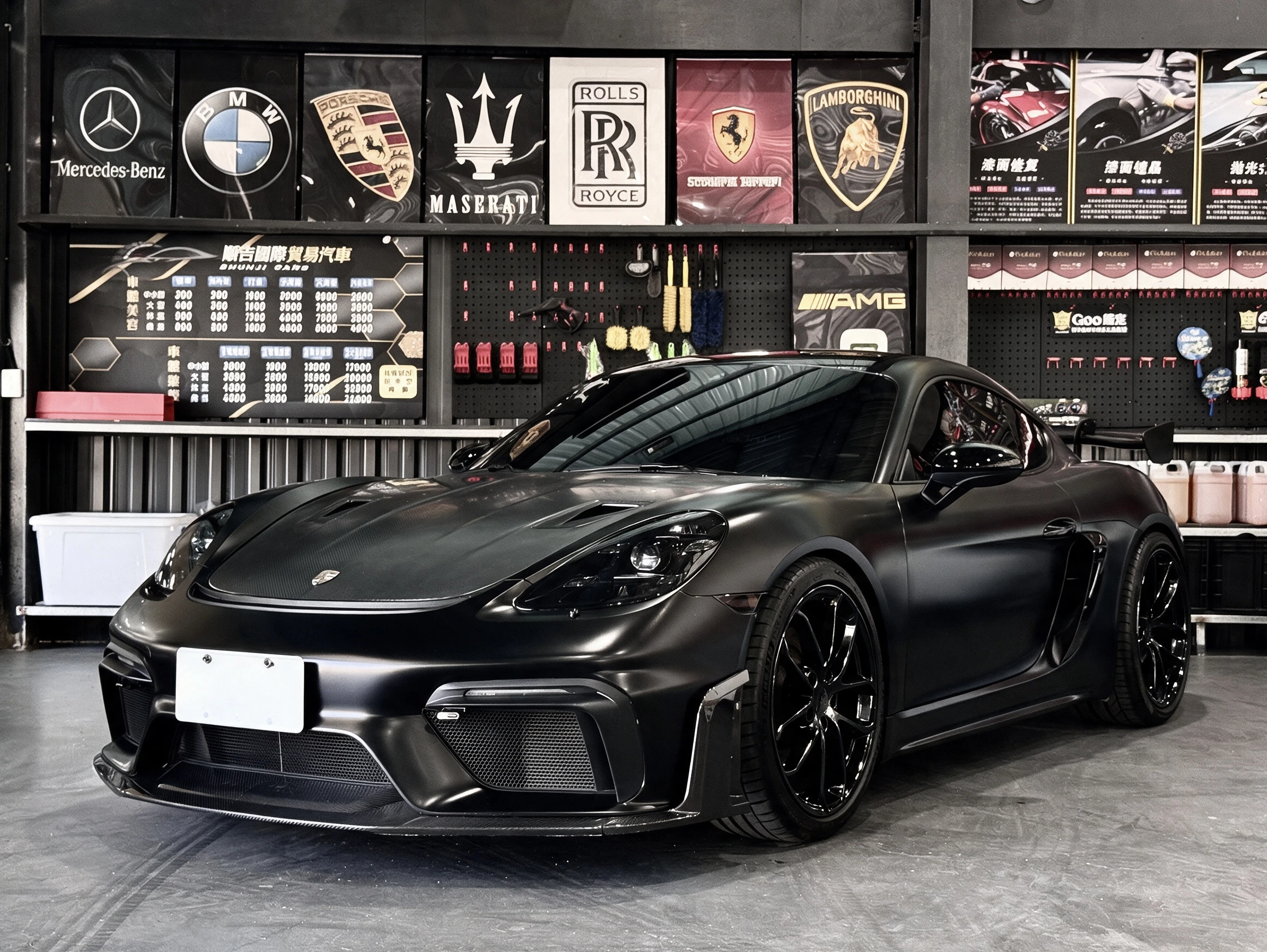 【2021 Porsche 718 Cayman GT4】