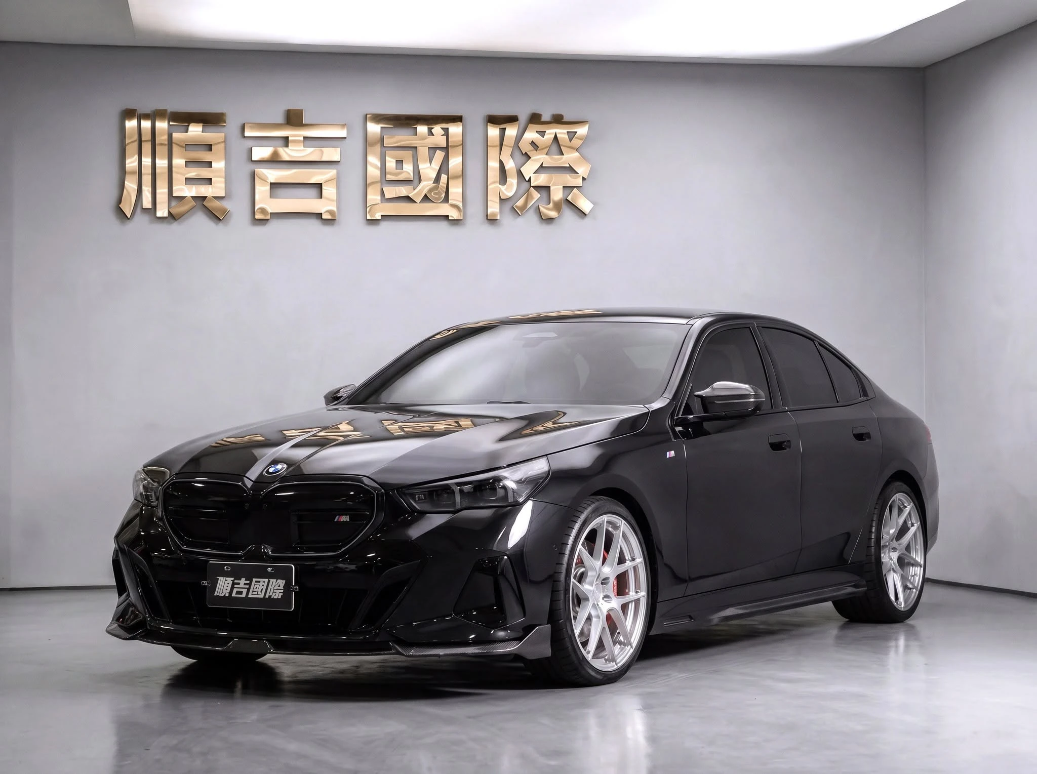 【2024 年式 BMW i5 M60 xDRIVE】