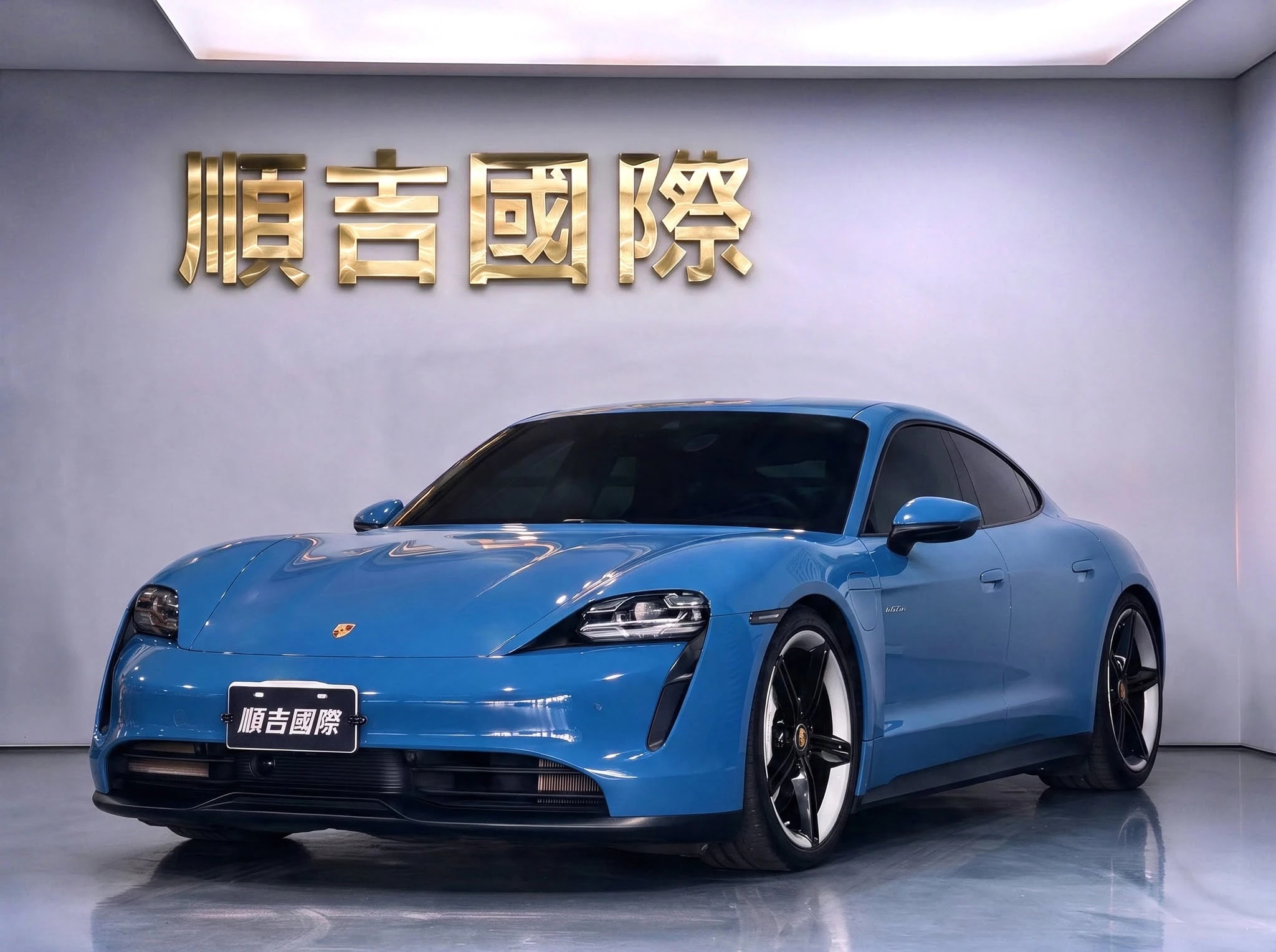 【2021 Porsche Taycan 4S】