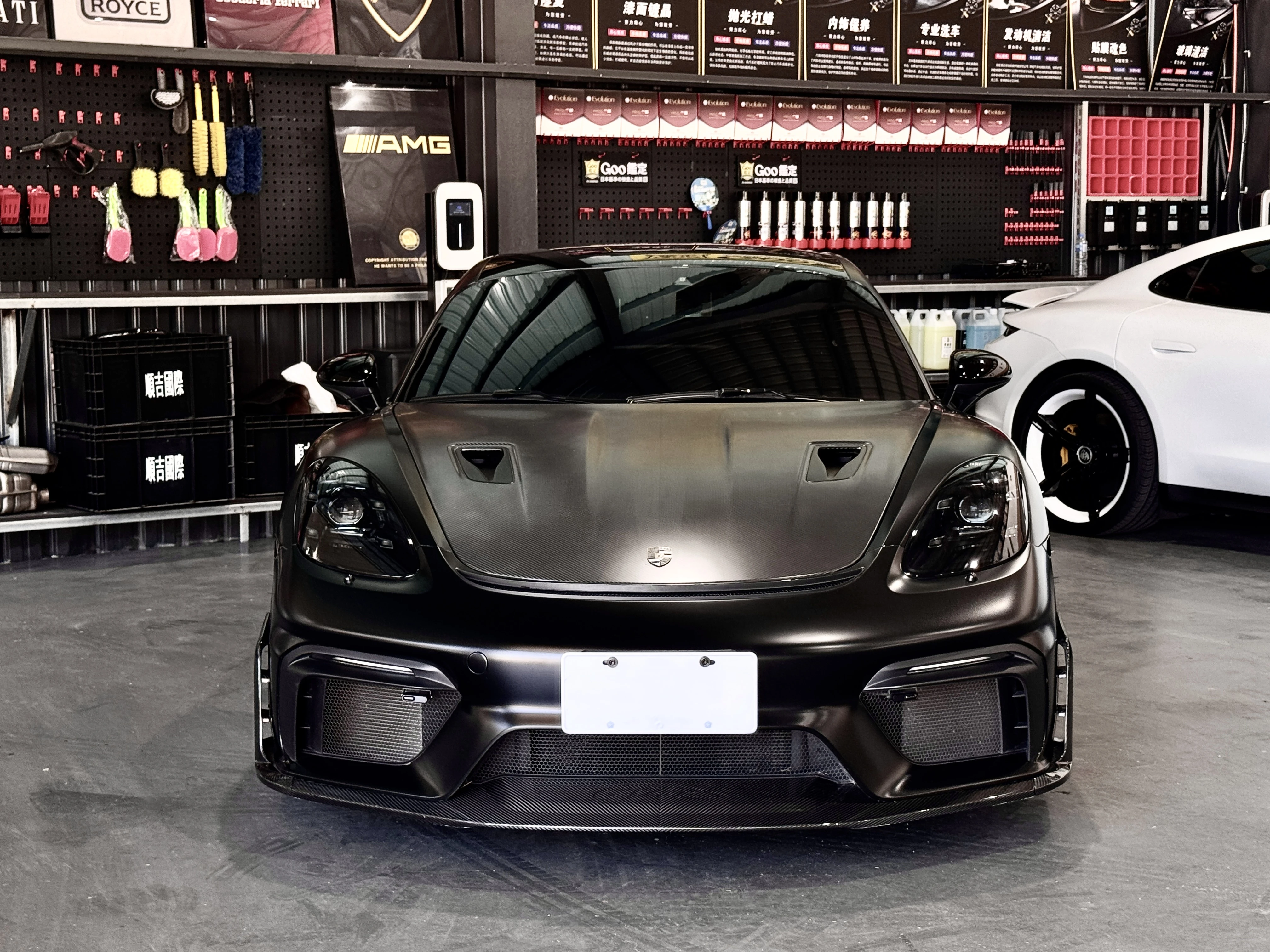 【2021 Porsche 718 Cayman GT4】
