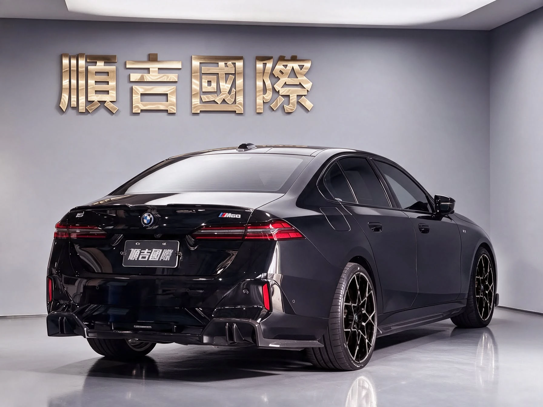 【2024 年式 BMW i5 M60 xDRIVE】