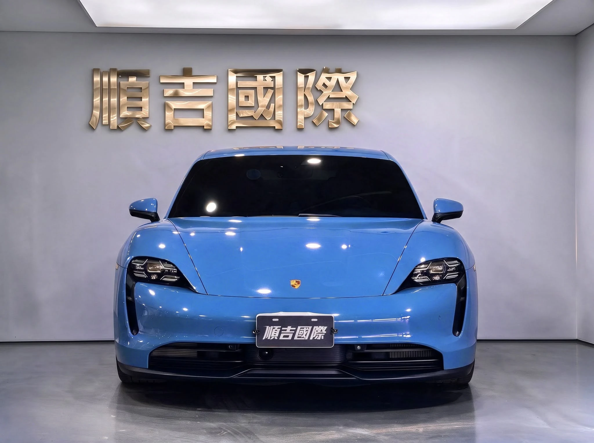 【2021 Porsche Taycan 4S】