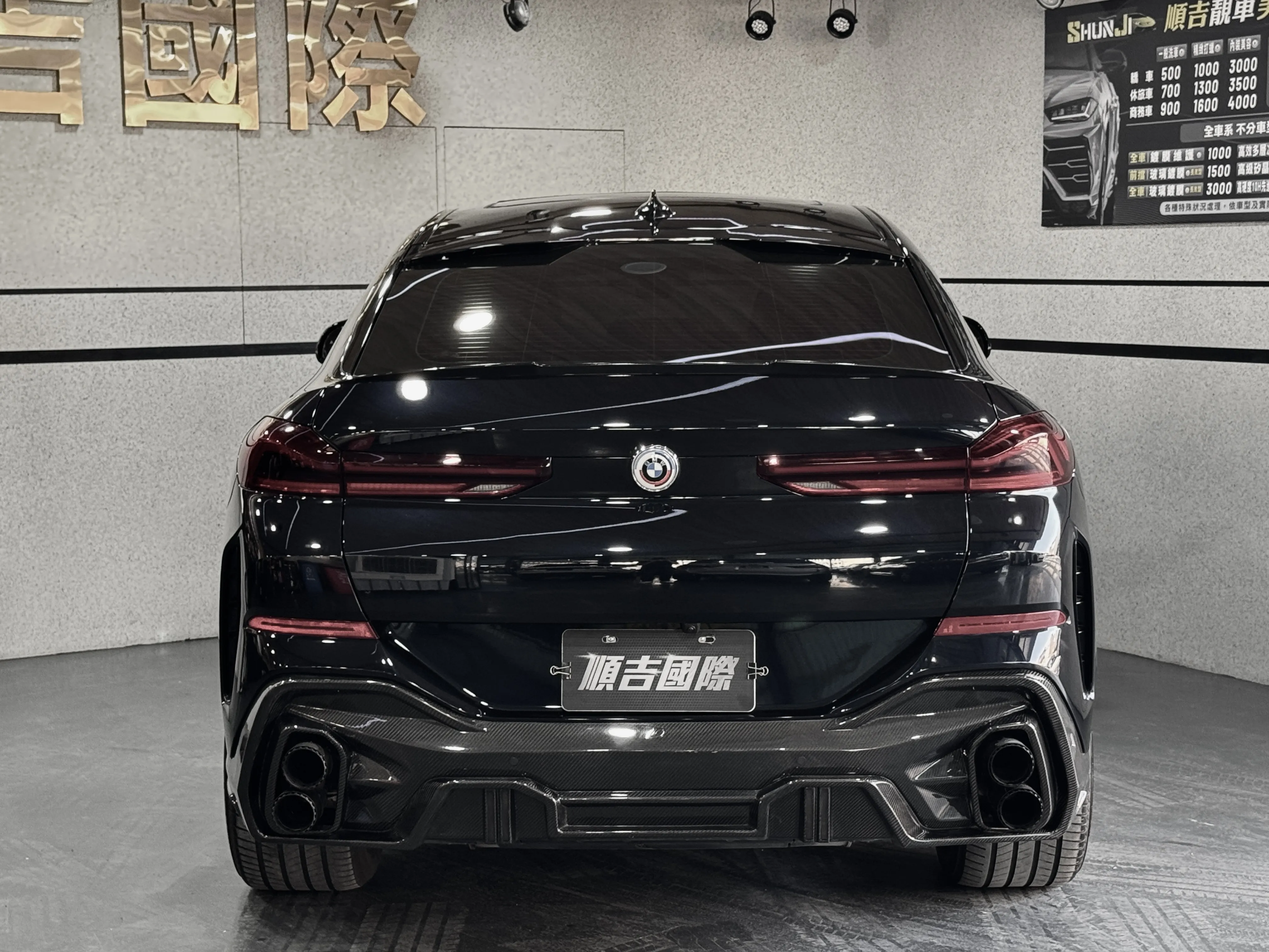 【2022 BMW X6 XDrive40i M Sport】黑