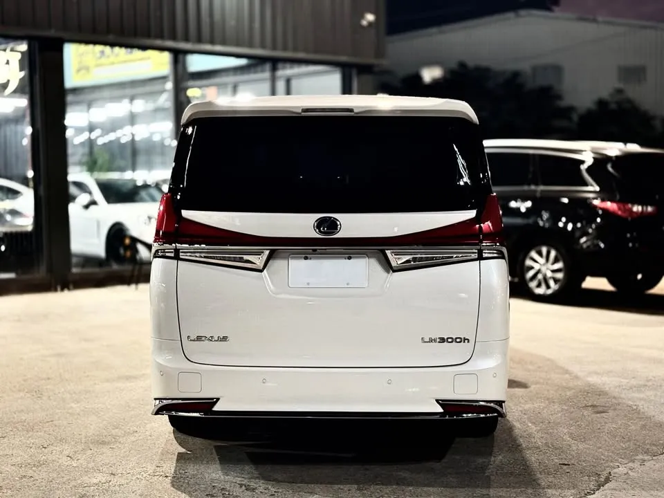 【2021 LEXUS LM300h】