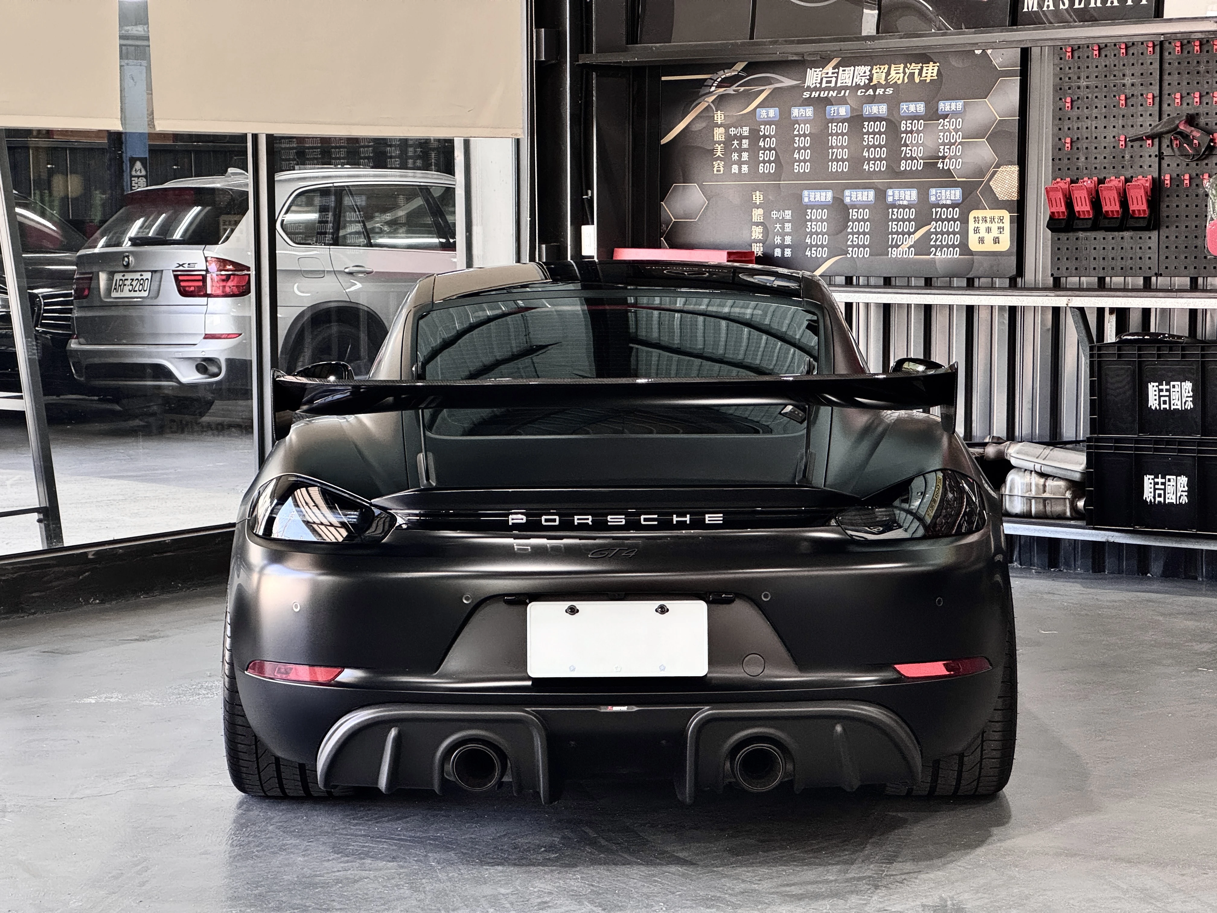【2021 Porsche 718 Cayman GT4】