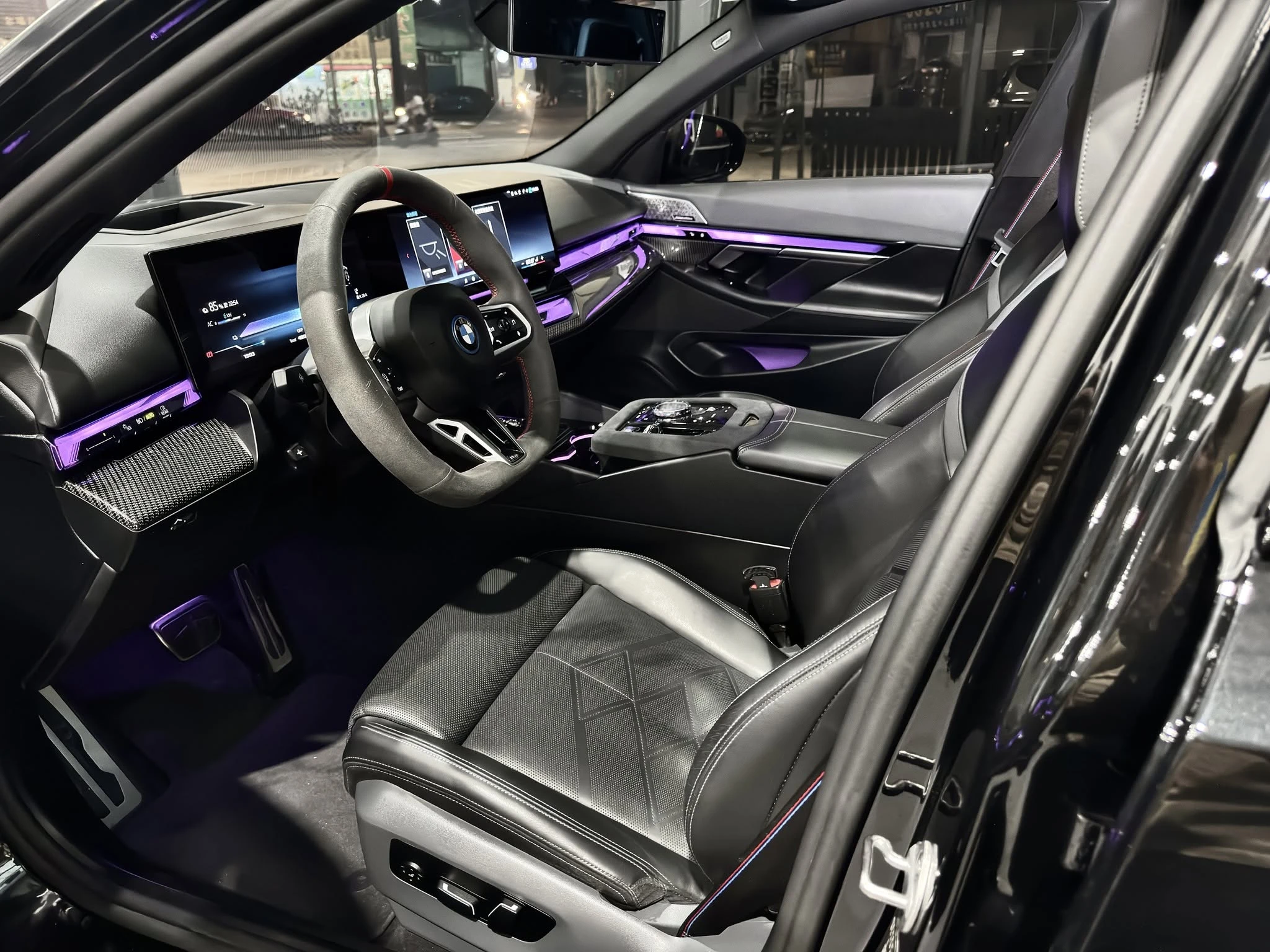 【2024 年式 BMW i5 M60 xDRIVE】
