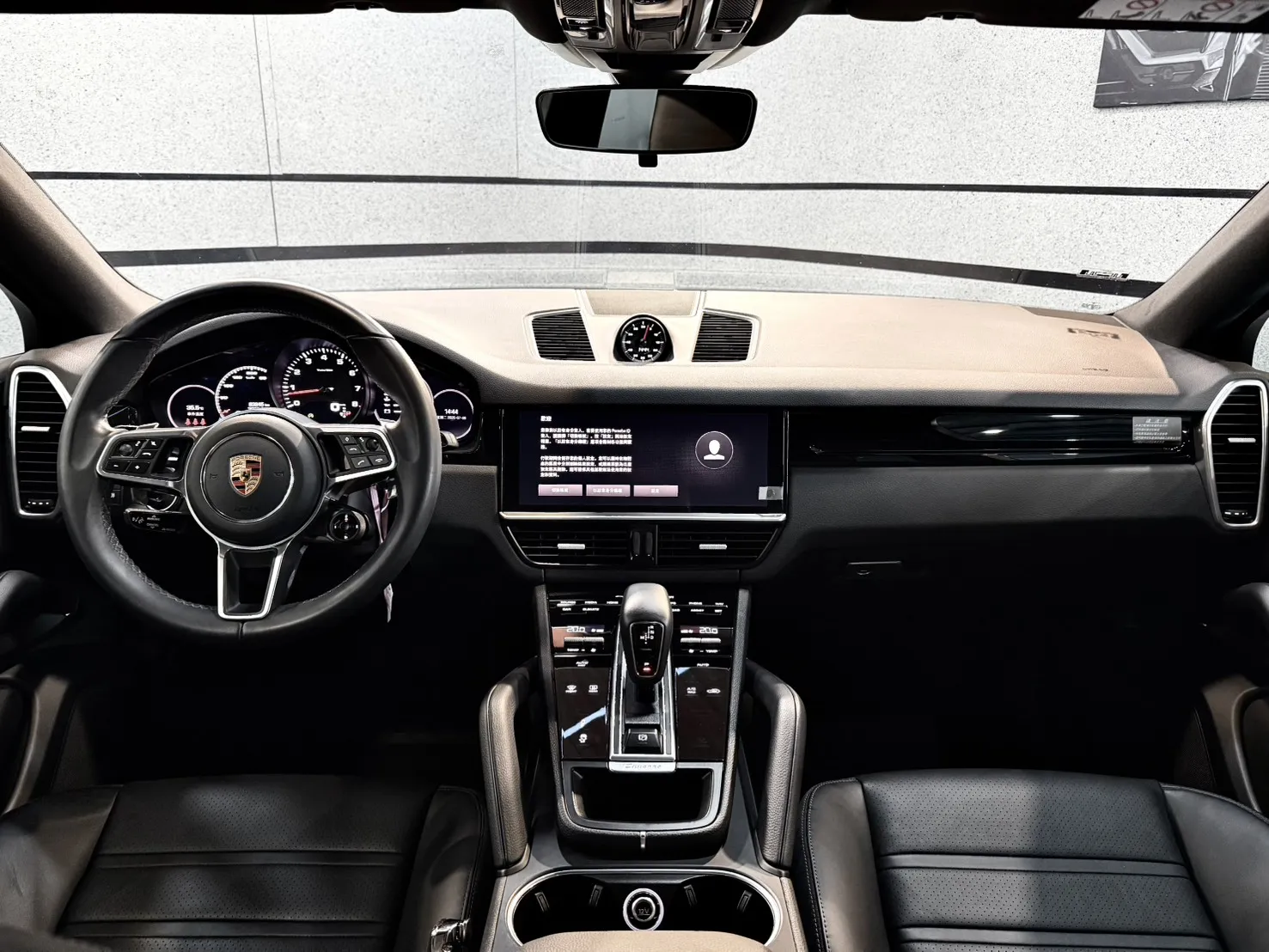 【 2023年 Porsche Cayenne Coupe 】