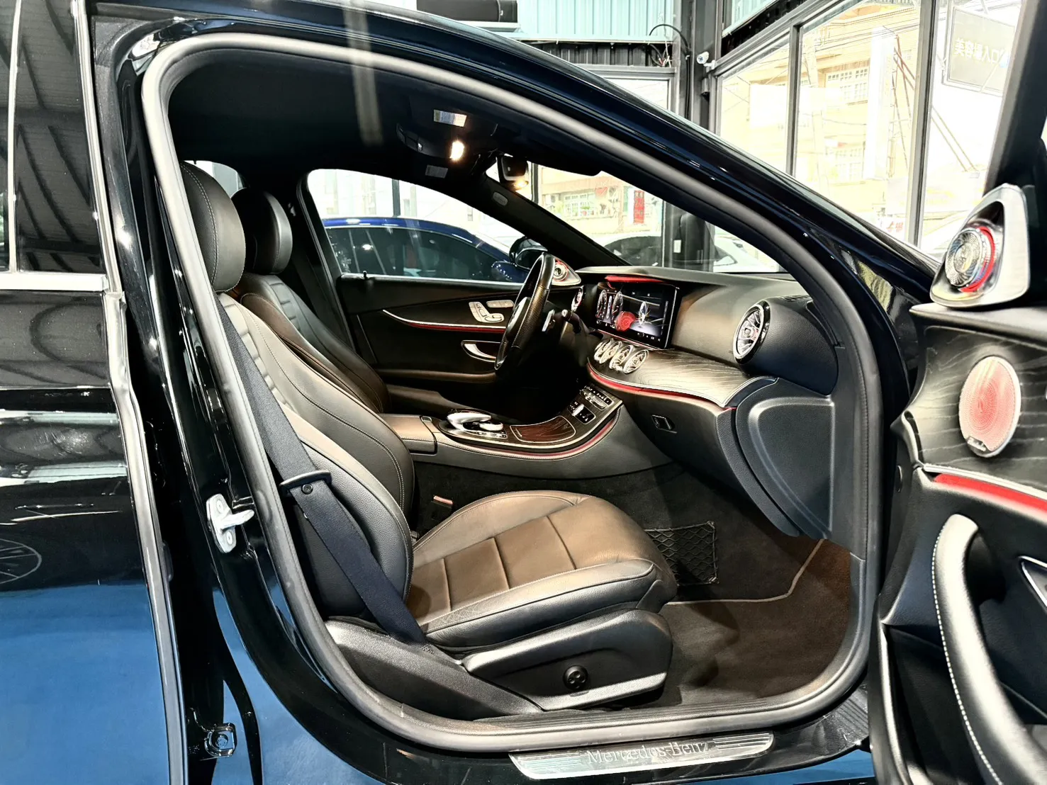  2018年 Mercedes Benz E43 4MATIC｜5鍵滿僅跑4.9萬