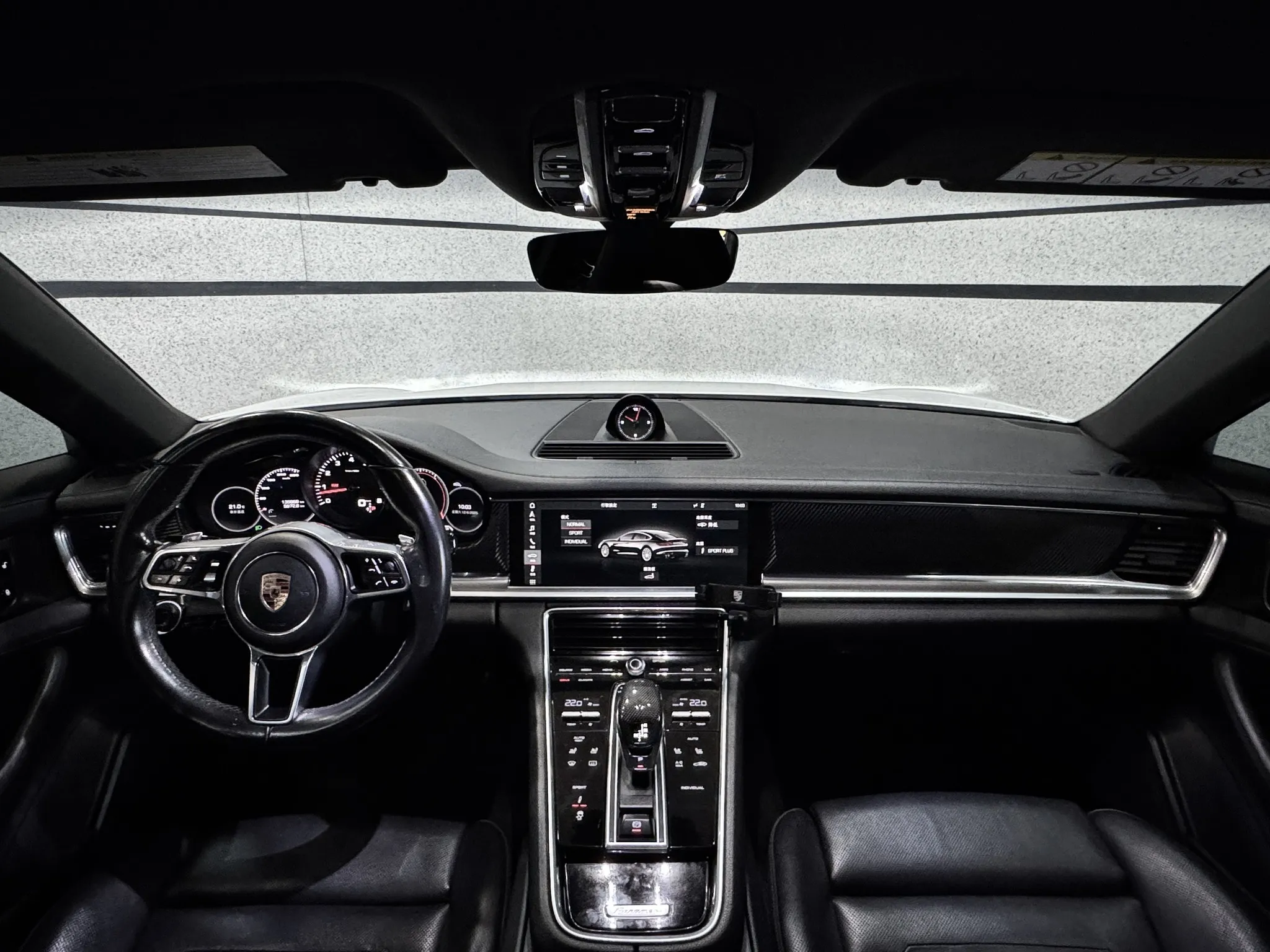 【 2017 Porsche Panamera 4 】