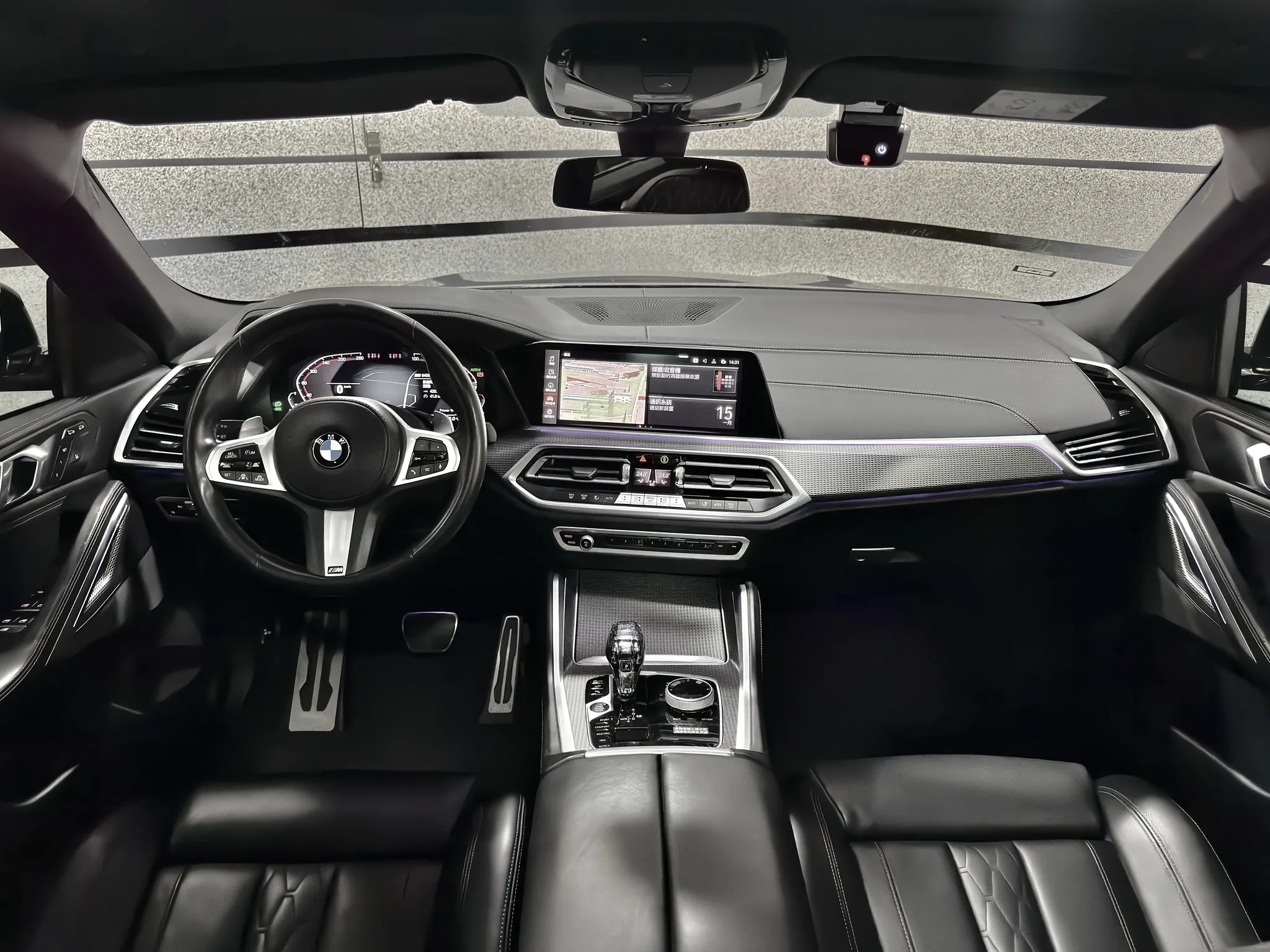 【2022 BMW X6 XDrive40i M Sport】黑