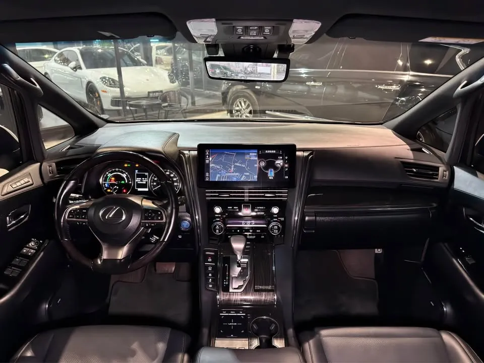 【2021 LEXUS LM300h】