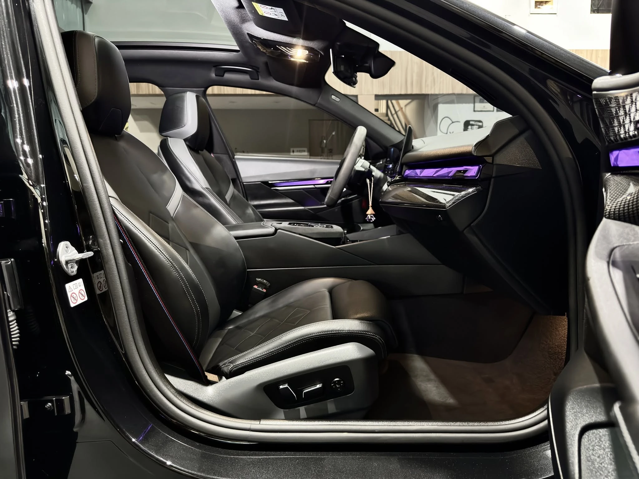 【2024 年式 BMW i5 M60 xDRIVE】