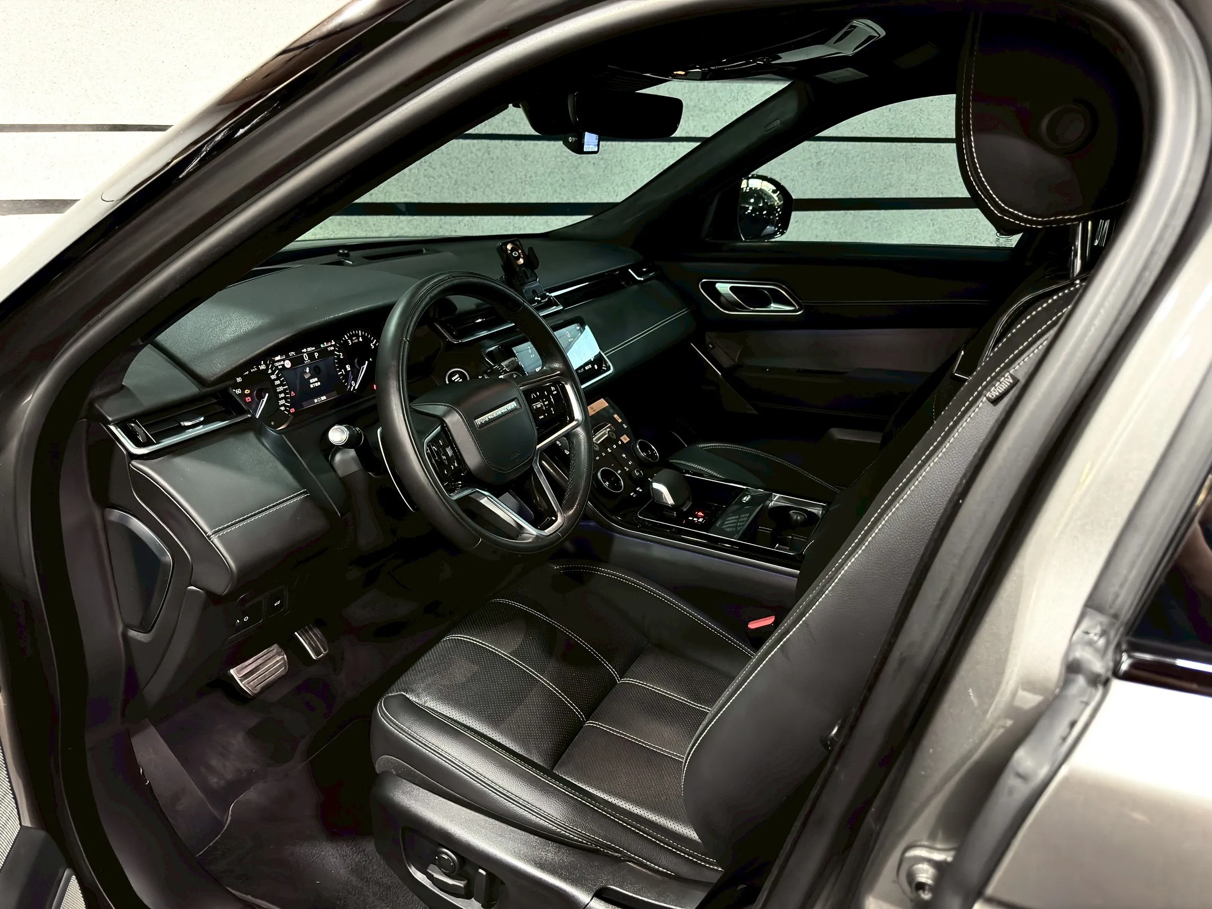 【2023 Land Rover Range Rover Velar P250 R-Dynamic SE】