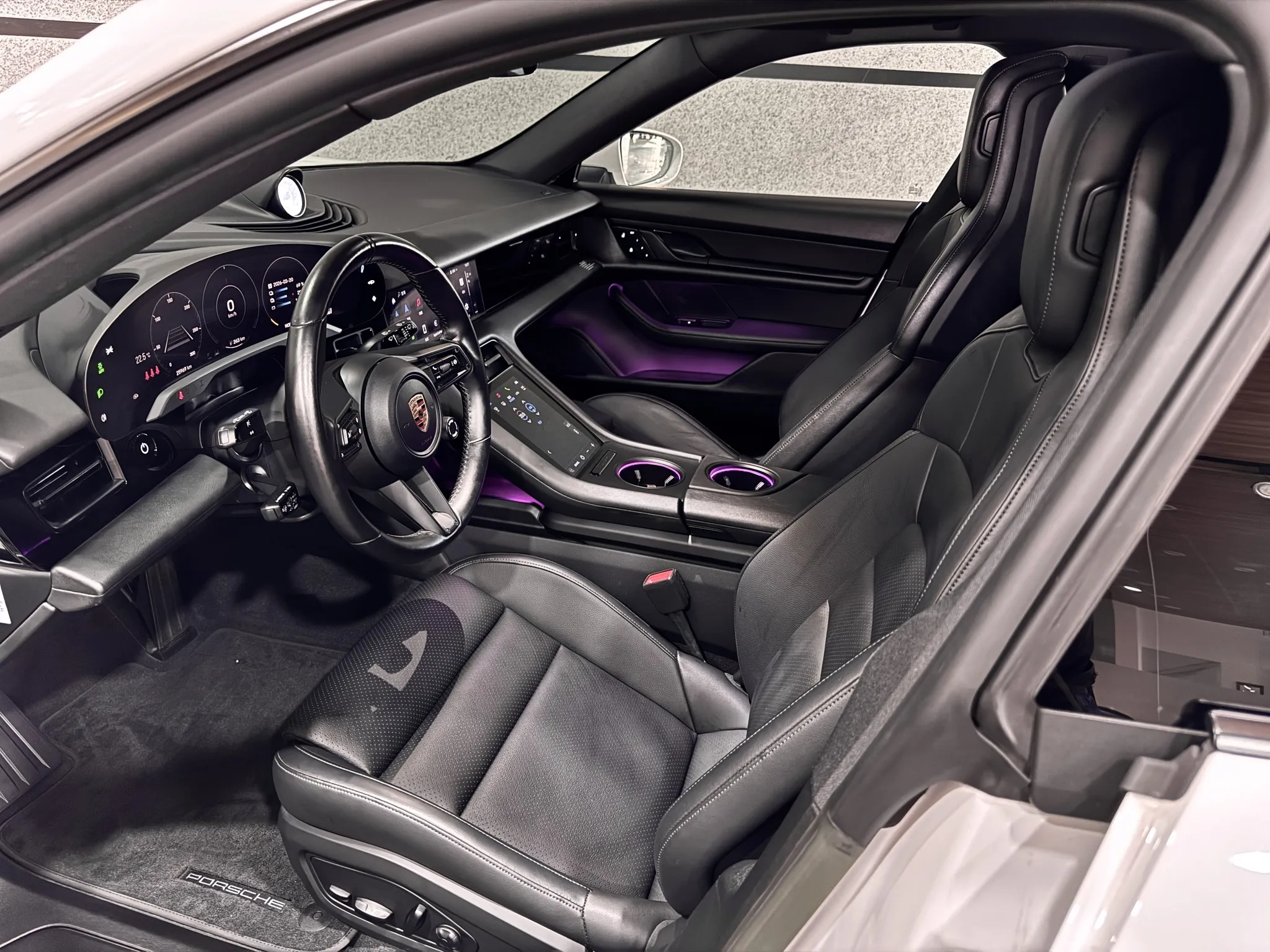 【2023 Porsche Taycan4 Cross Turismo】