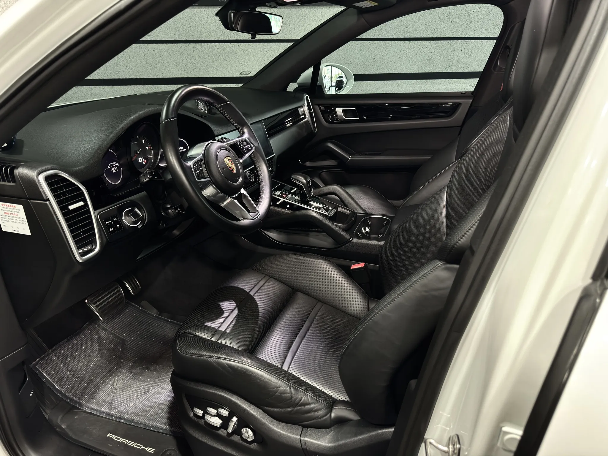  【2020 Porsche Cayenne S Coupe】