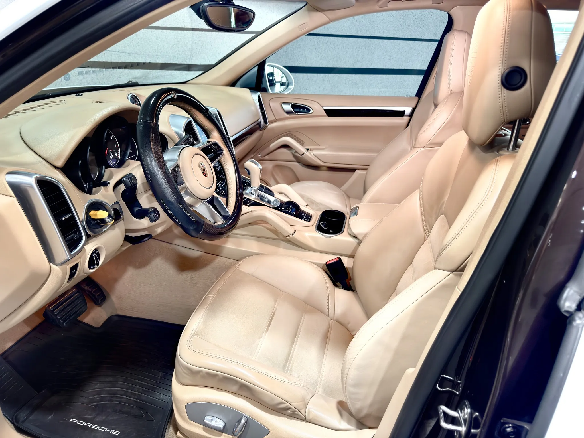 【2016 Porsch Cayenne】