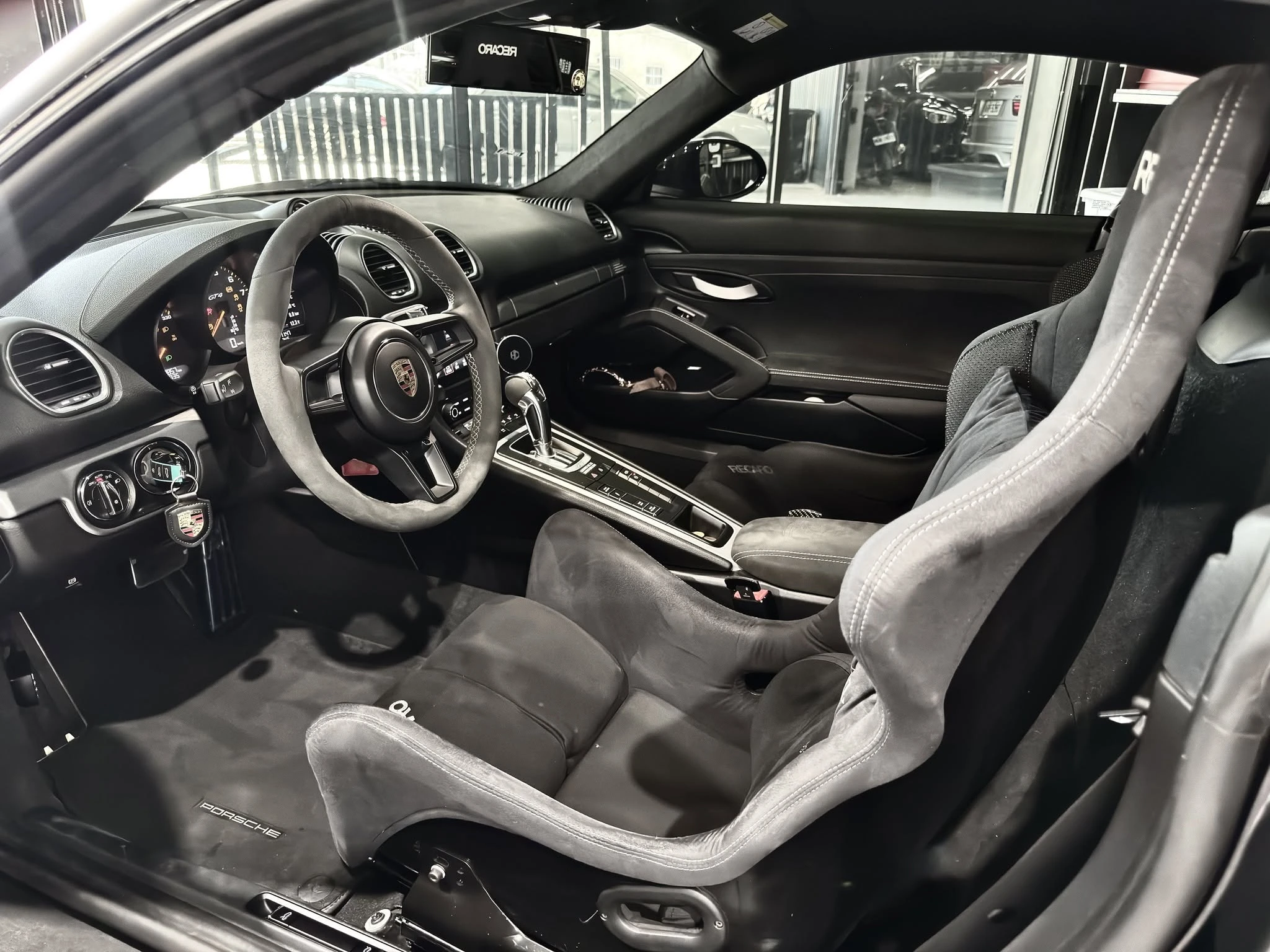 【2021 Porsche 718 Cayman GT4】