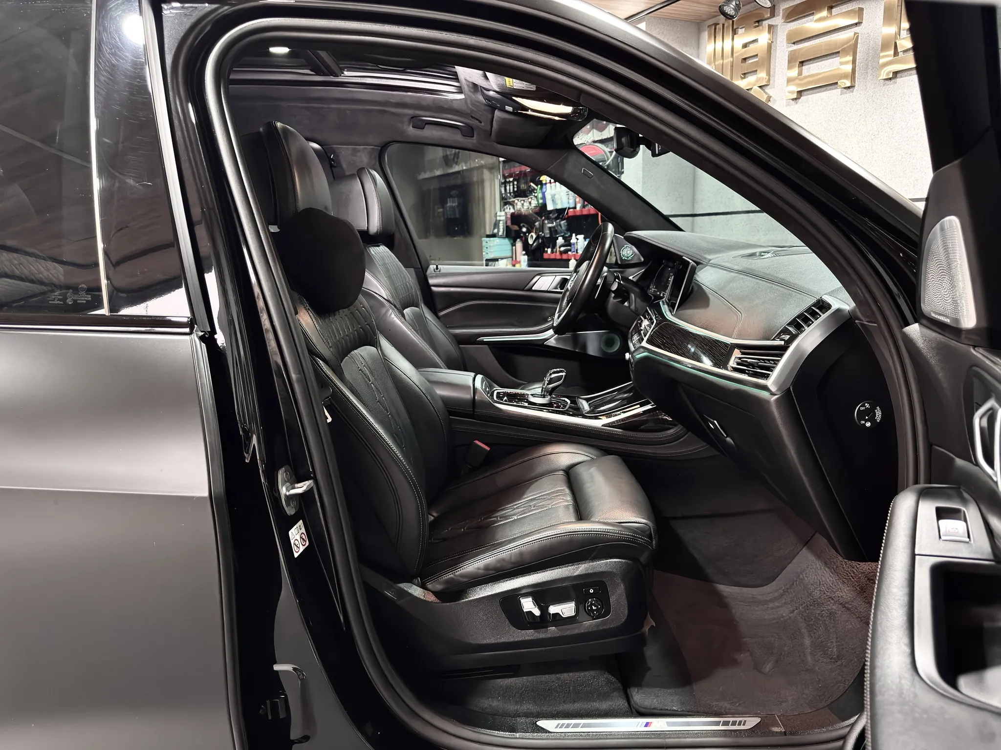 【2020 BMW X7 xDrive M40I】