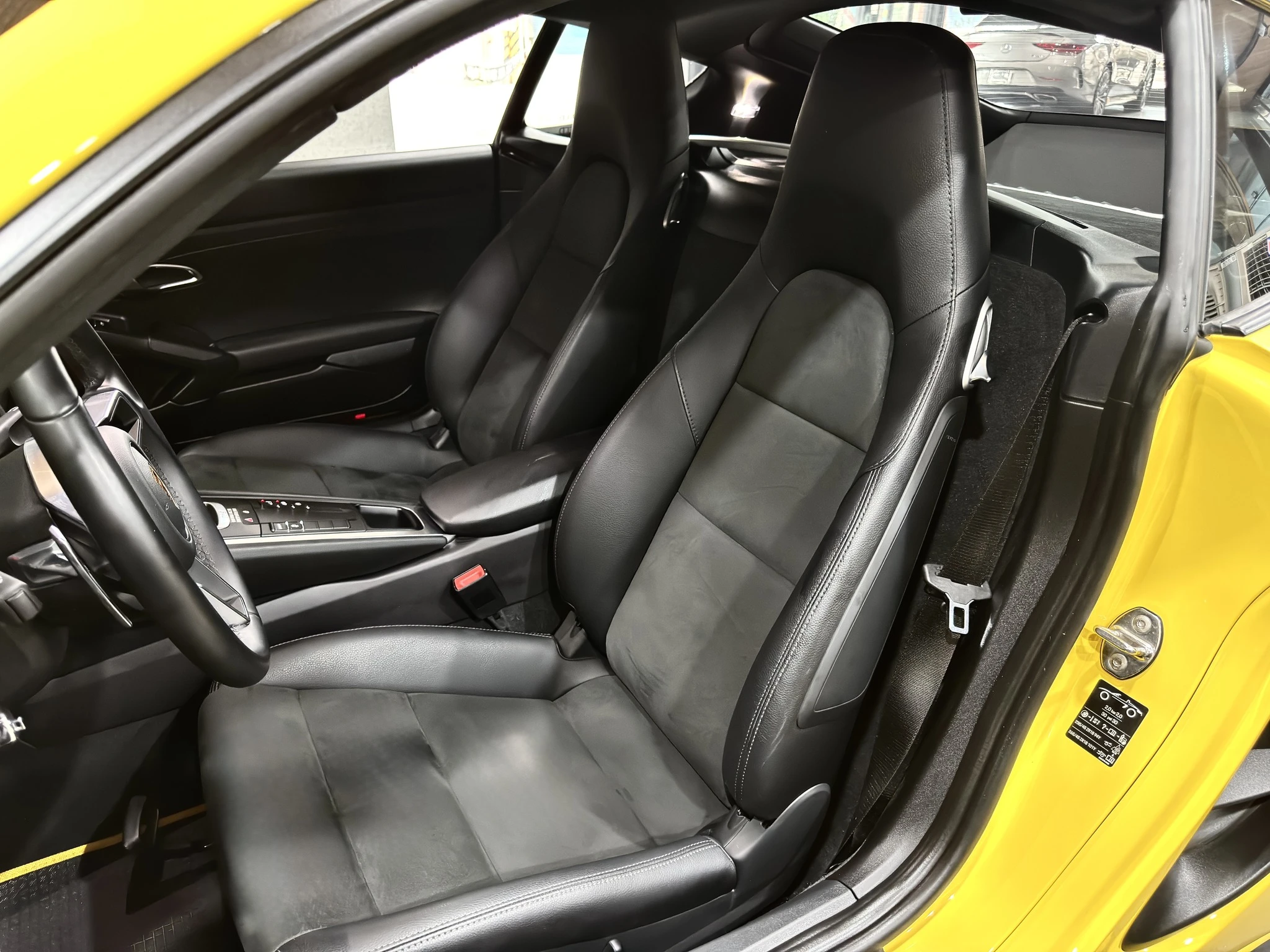 【2023 Porsche 718 Cayman】