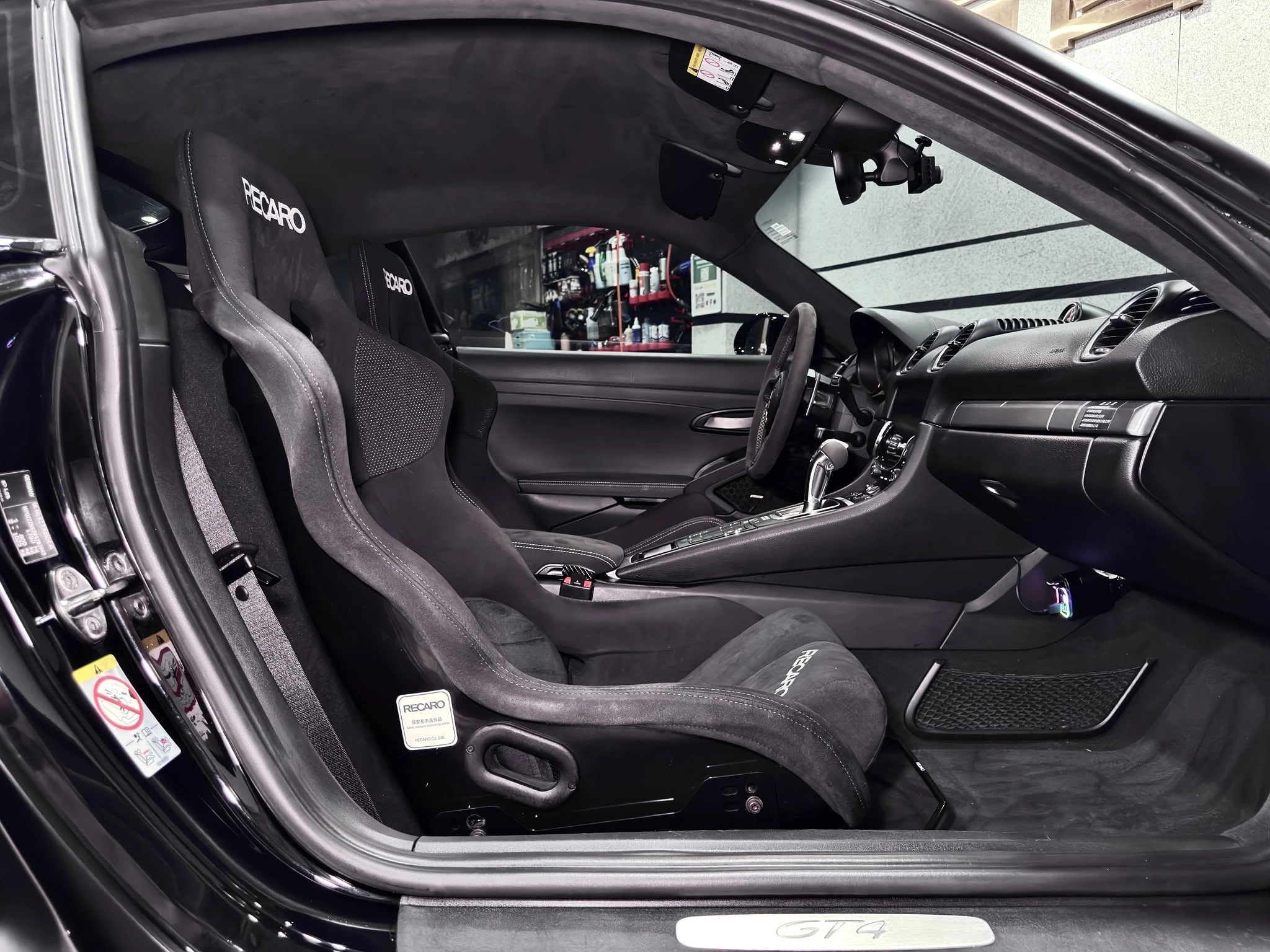 【2021 Porsche 718 Cayman GT4】