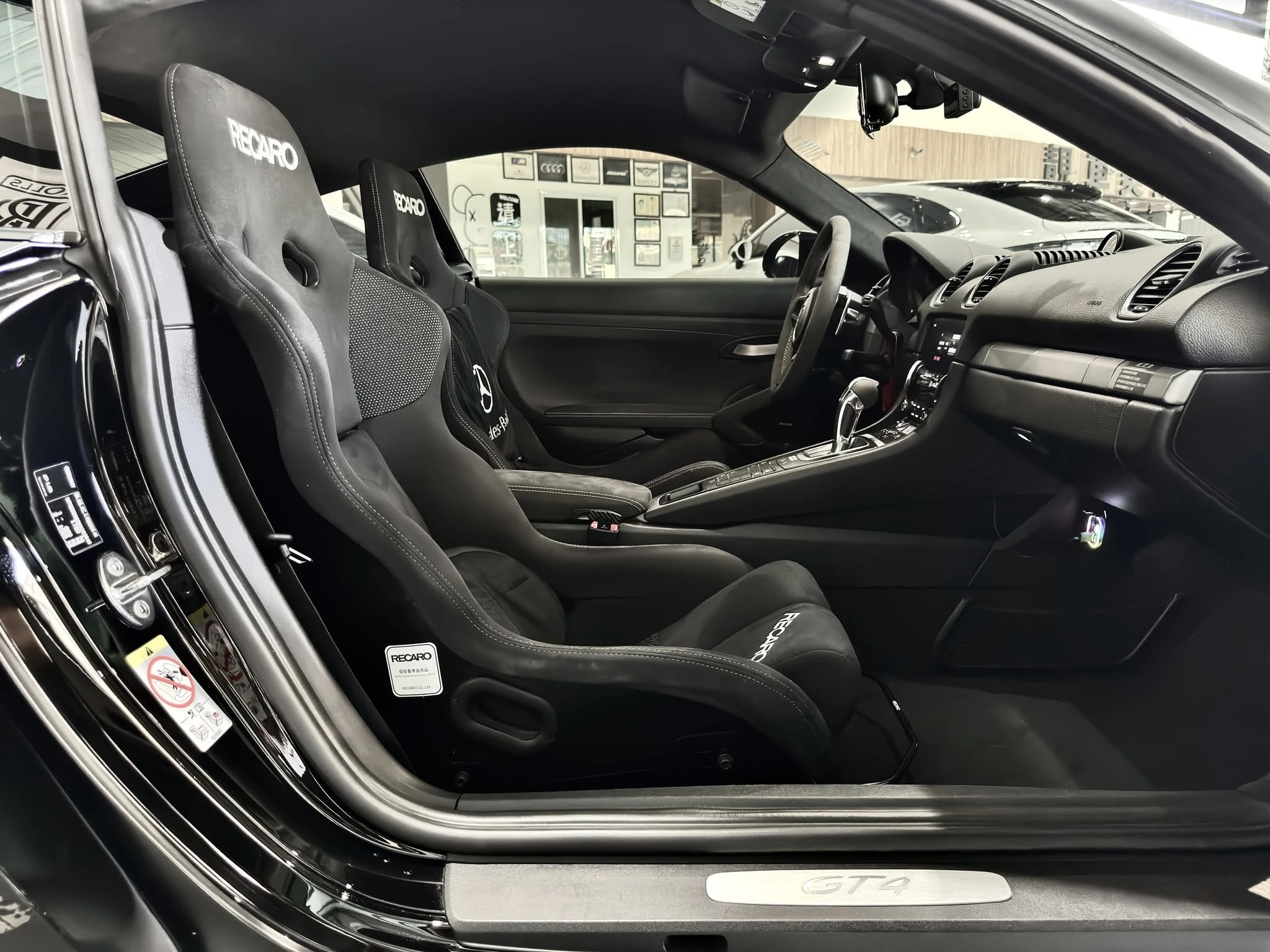 【2021 Porsche 718 Cayman GT4】