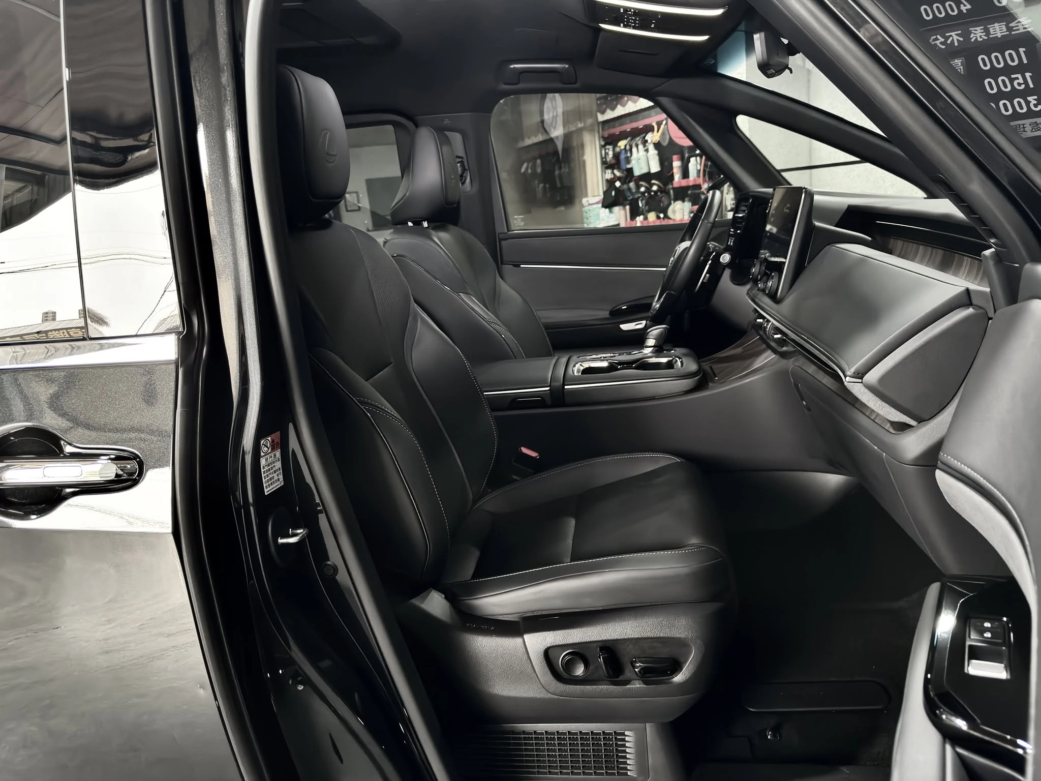 【2024 Lexus LM 350h】