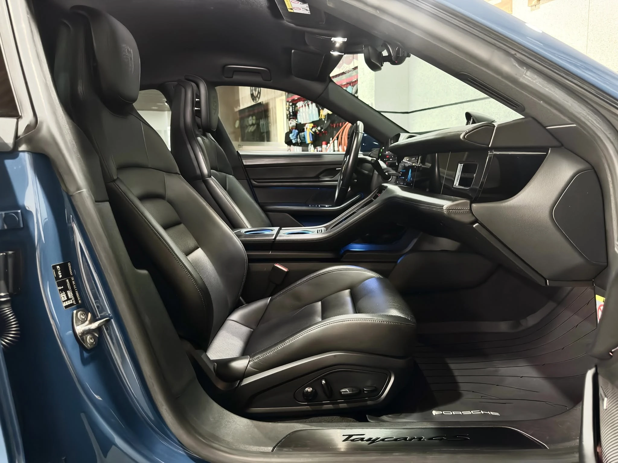 【2021 Porsche Taycan 4S】