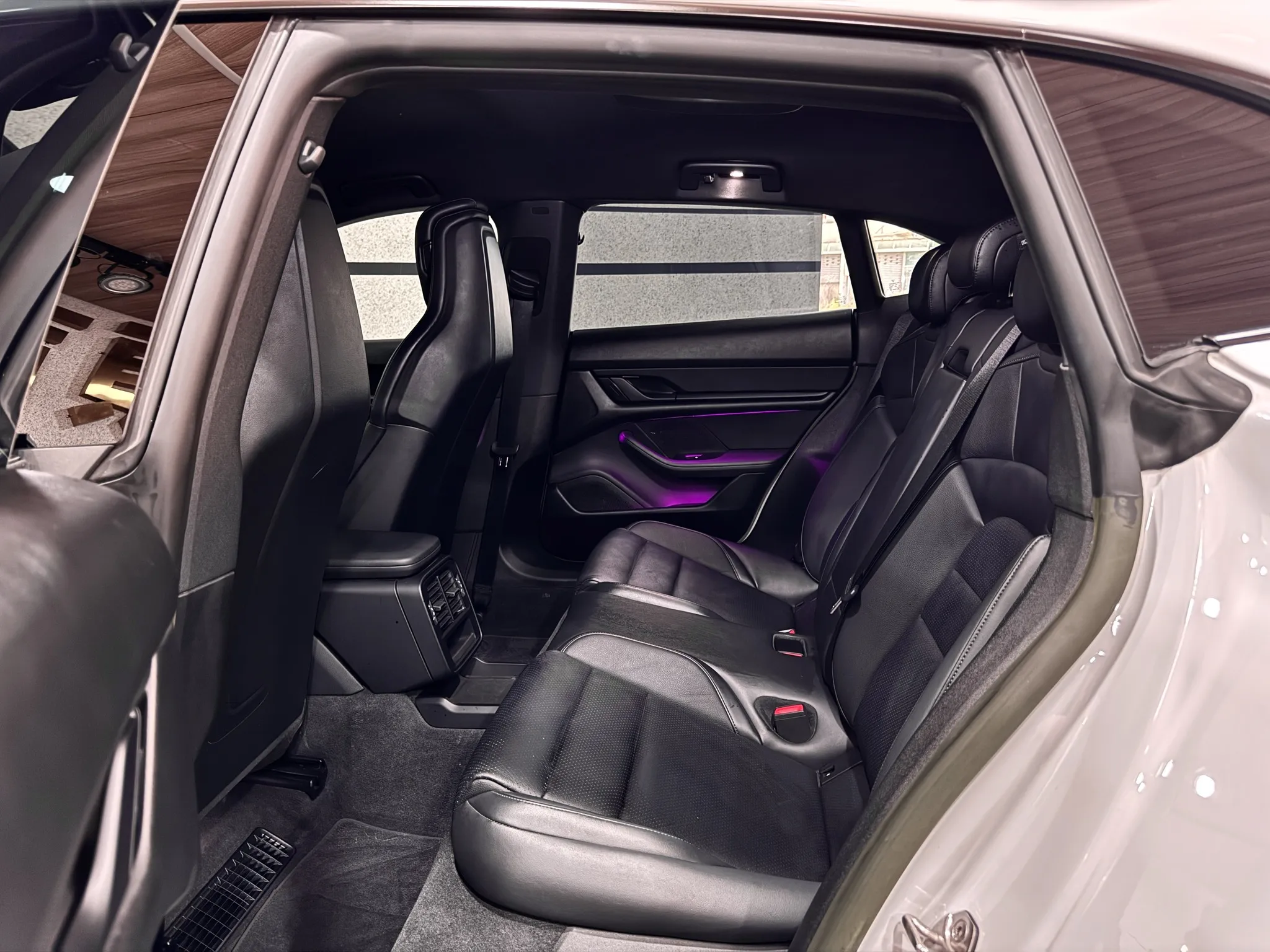 【2023 Porsche Taycan4 Cross Turismo】