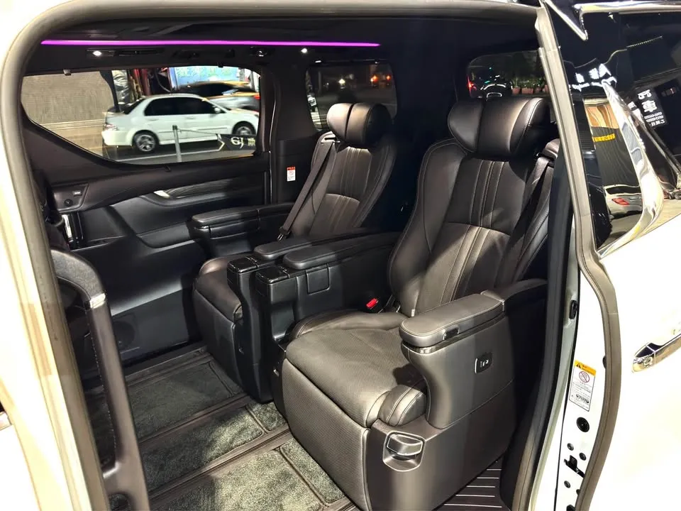 【2021 LEXUS LM300h】