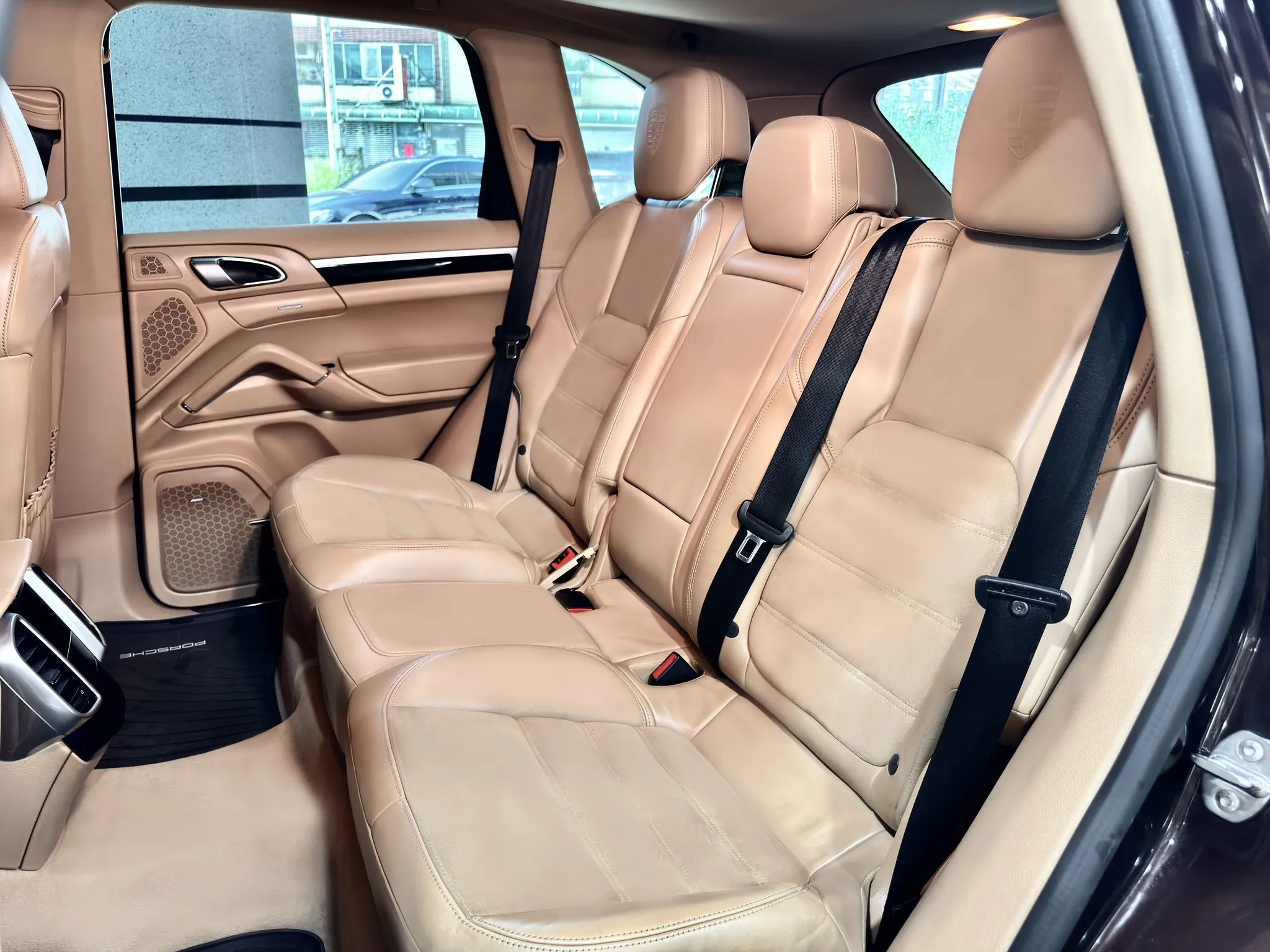【2016 Porsch Cayenne】