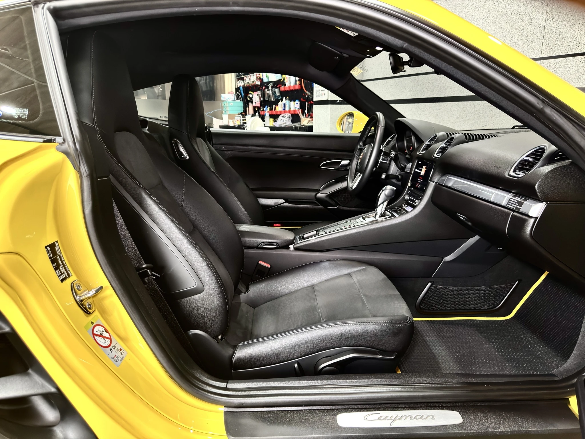 【2023 Porsche 718 Cayman】