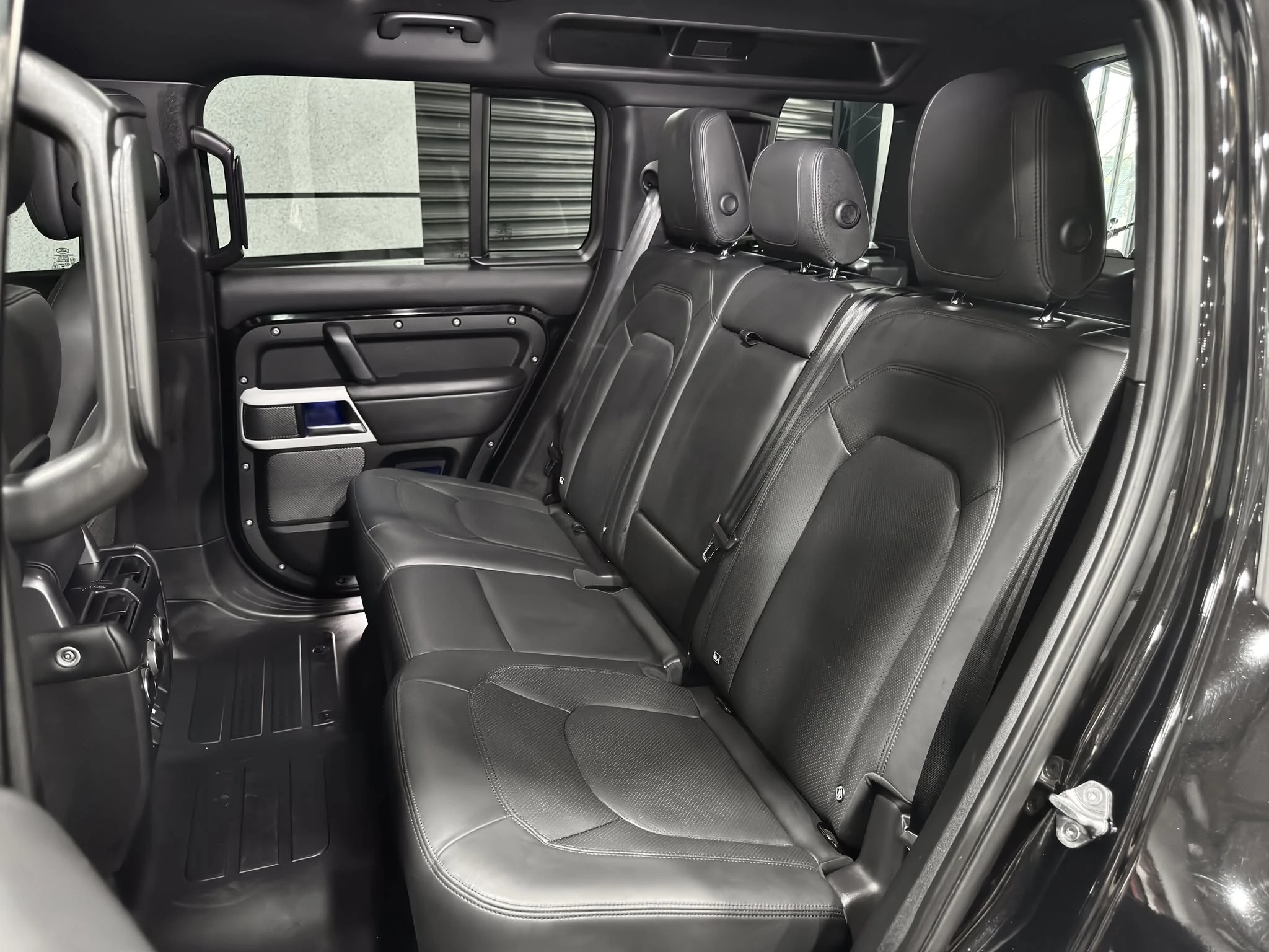 【2023 Land Rover Defender 110 P300 HSE(23.5年式)】