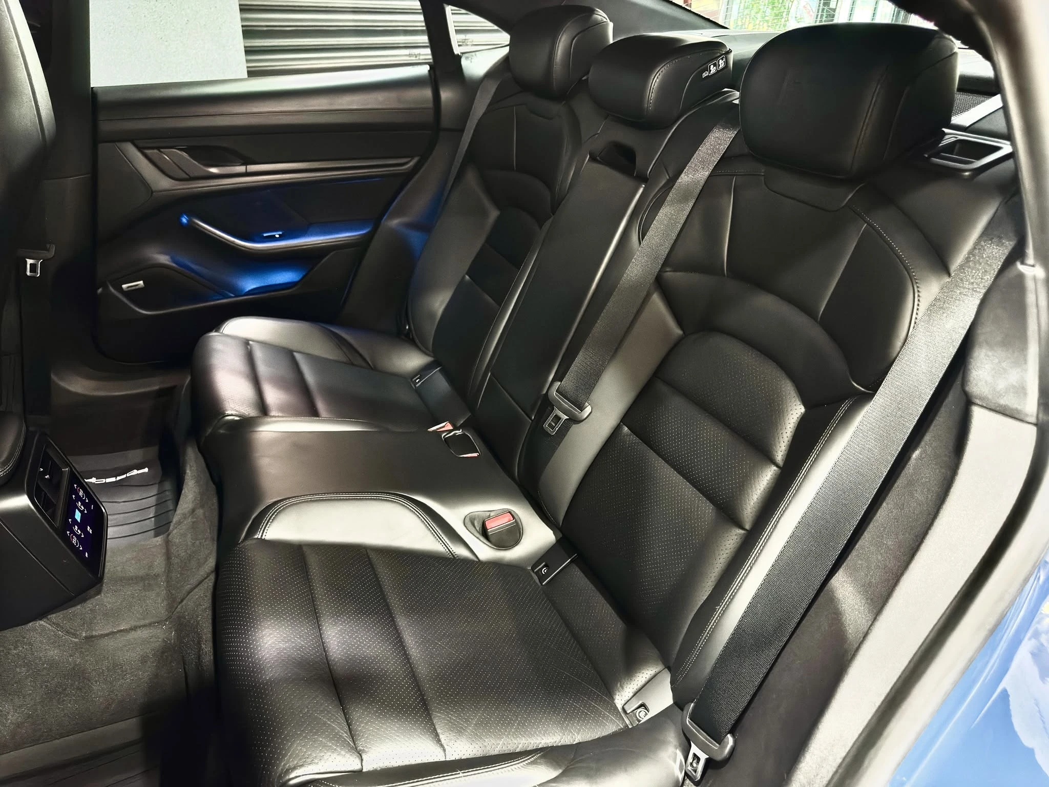 【2021 Porsche Taycan 4S】