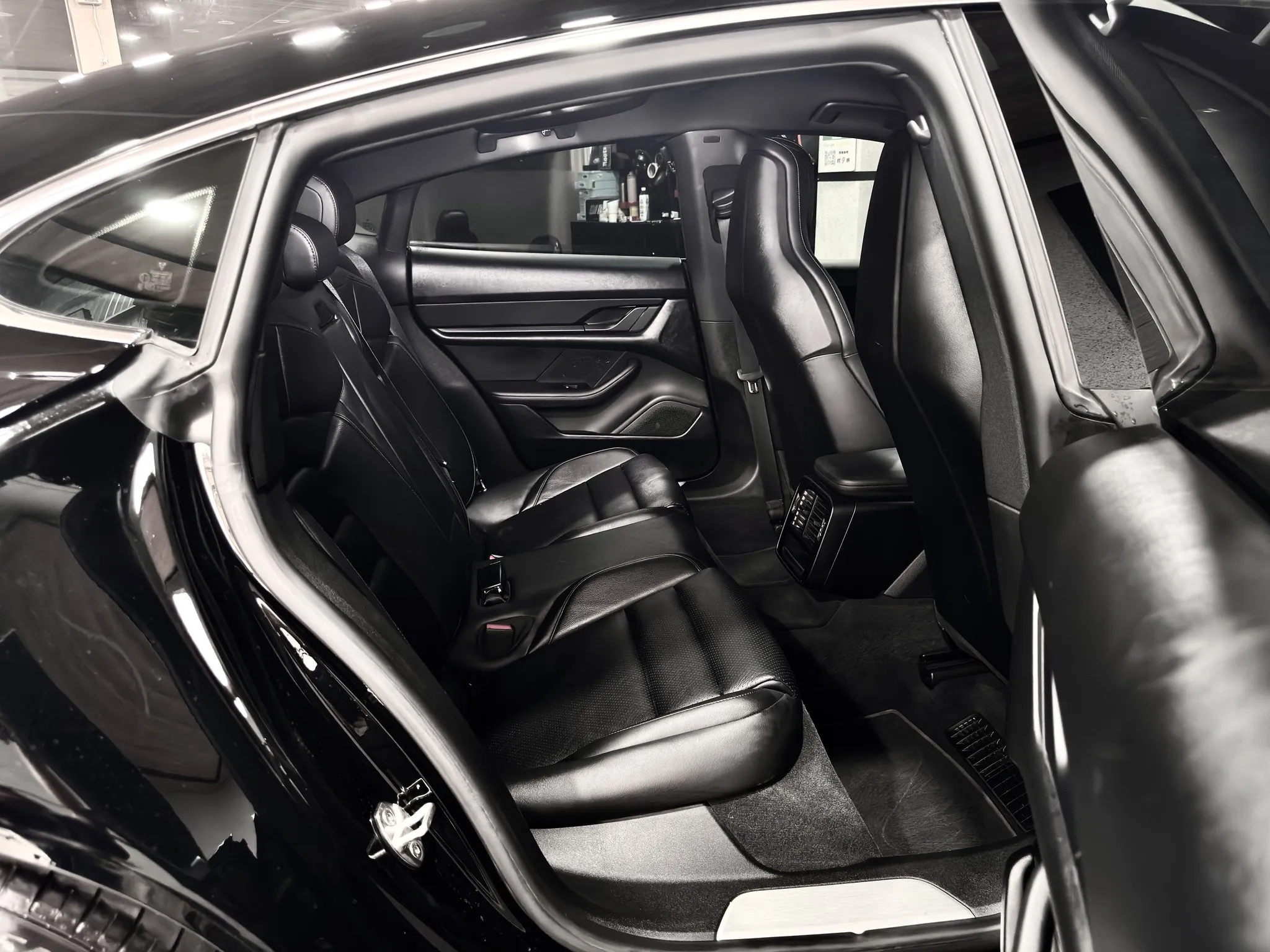 【2021 Porsch Taycan 4s】