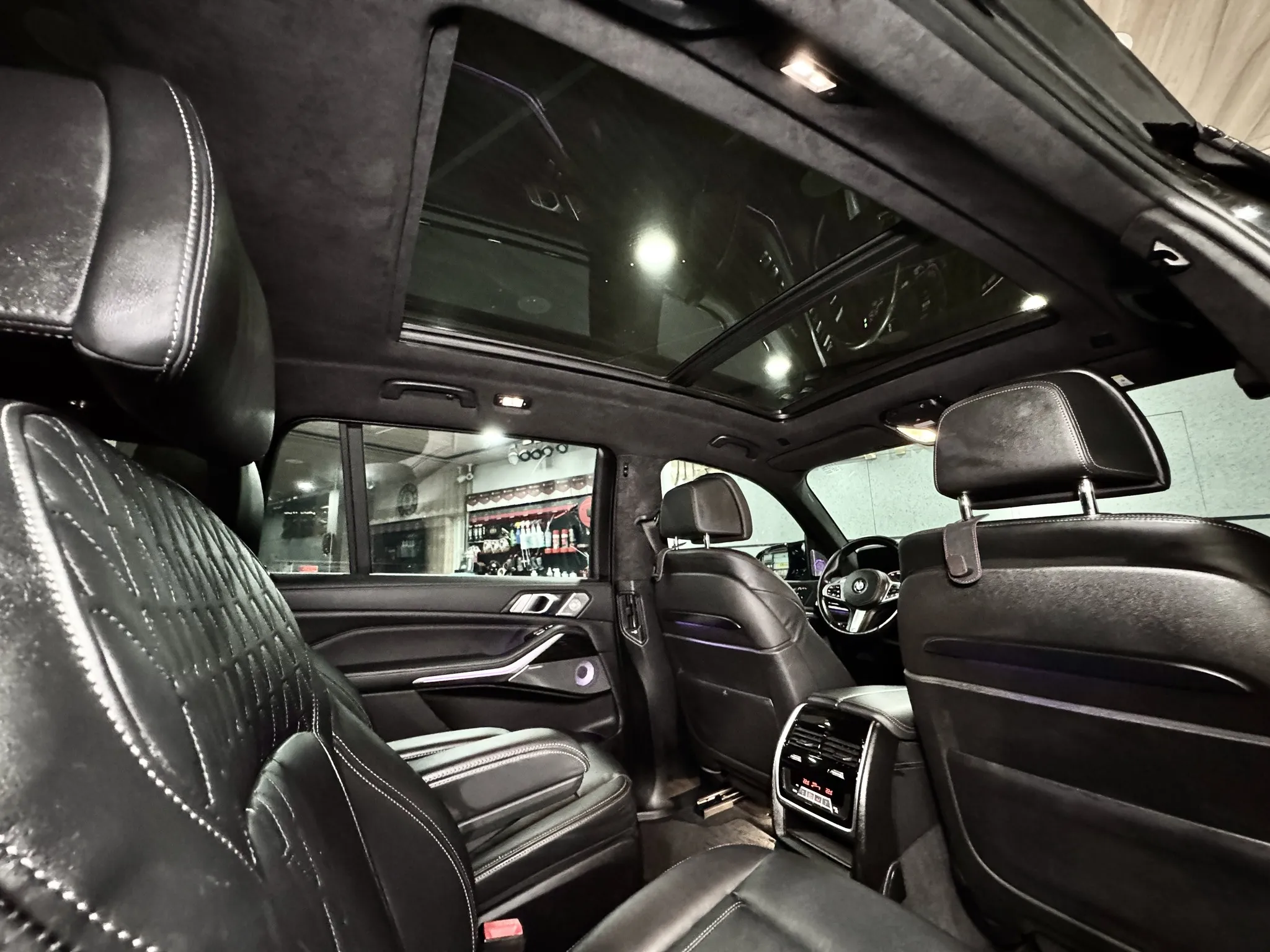 【2020 BMW X7 xDrive M40I】