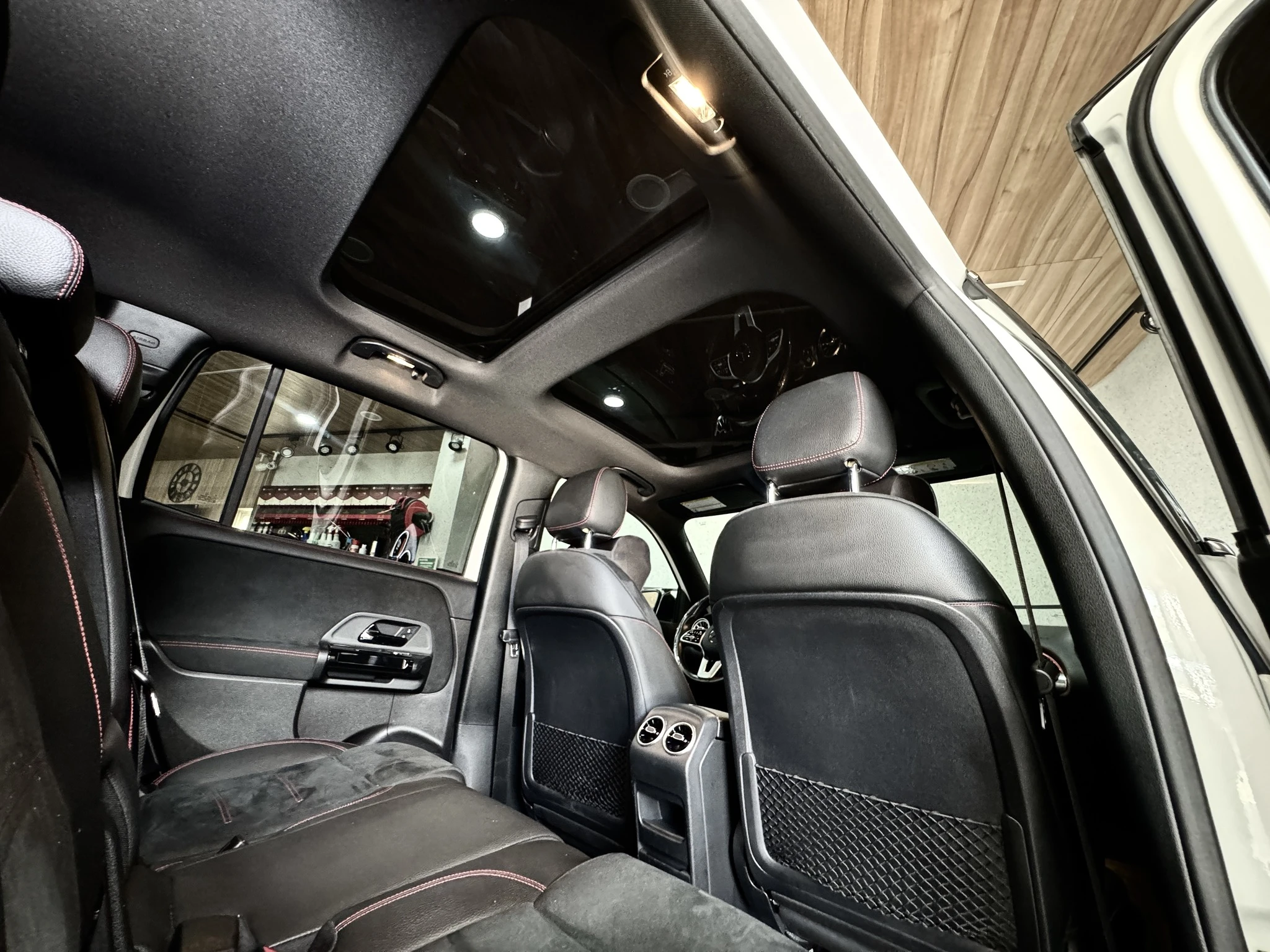 【2020 BENZ GLB250 4MATIC】