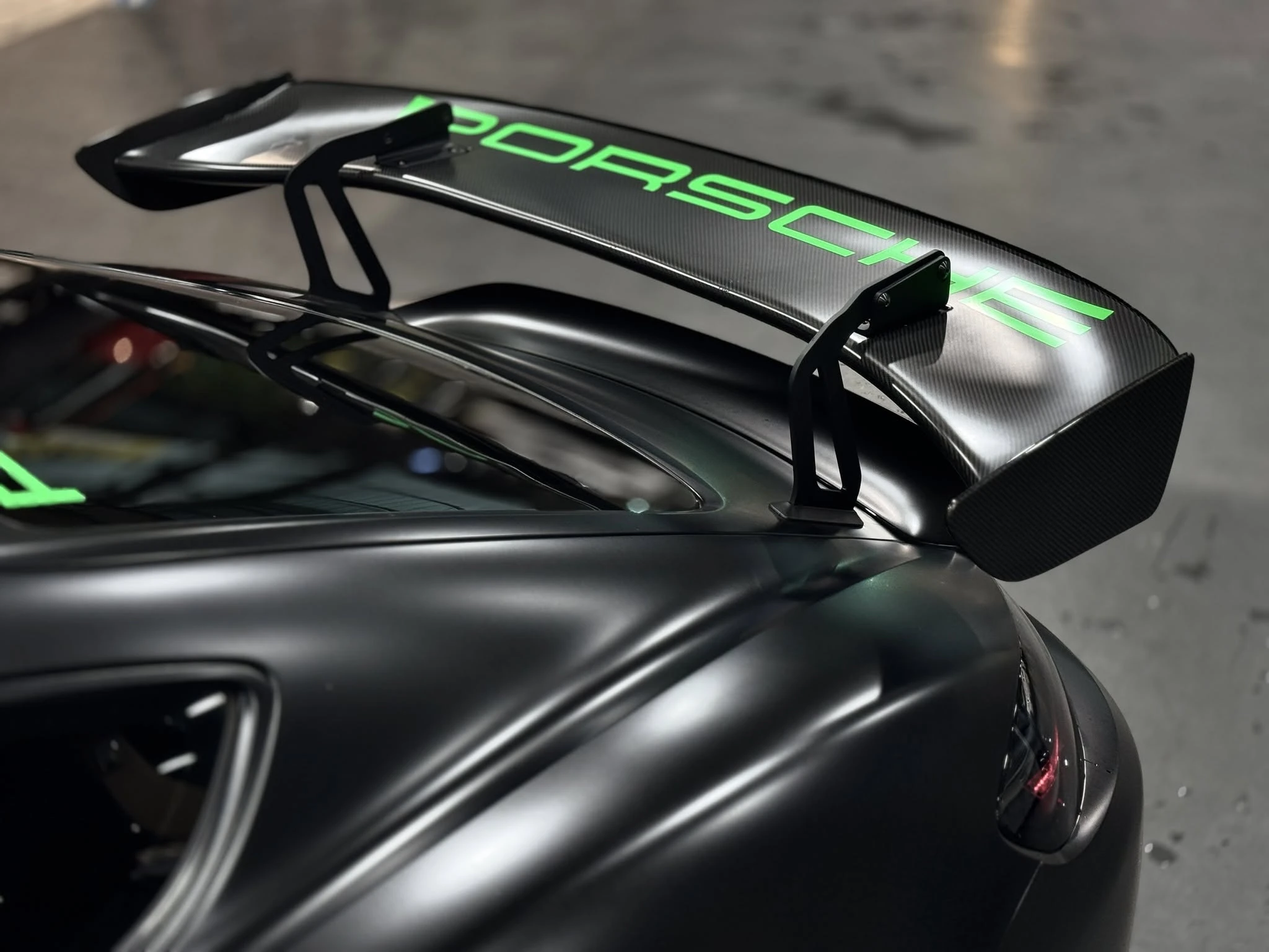 【2021 Porsche 718 Cayman GT4】
