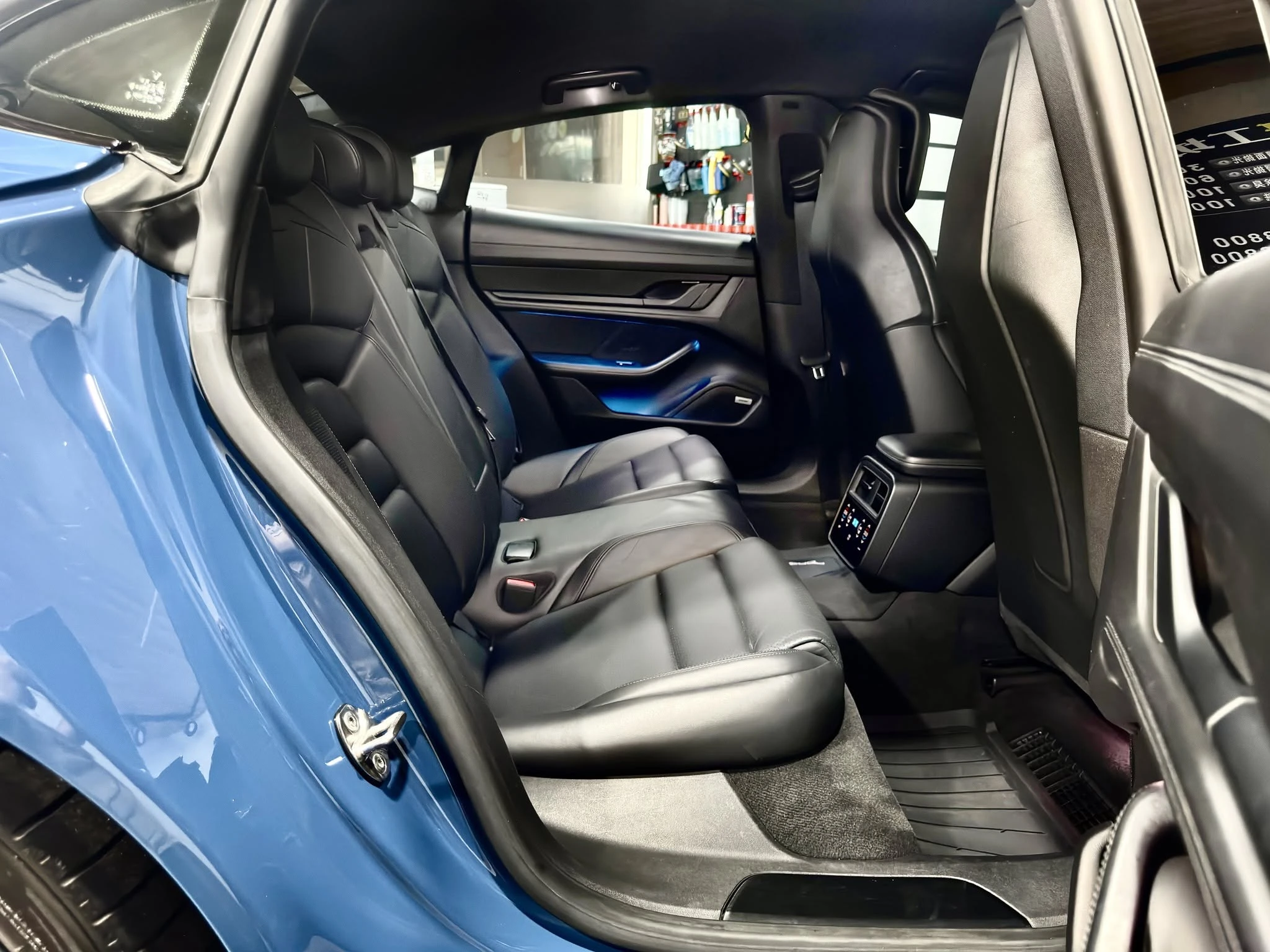 【2021 Porsche Taycan 4S】