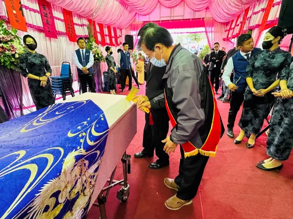 謝媽張招告別式