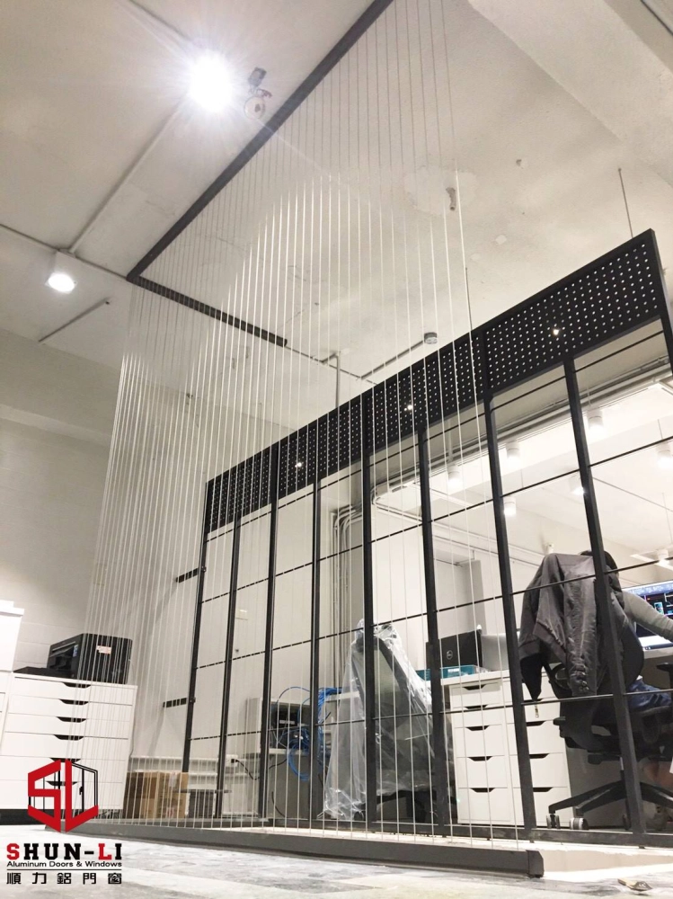 隱形鐵窗