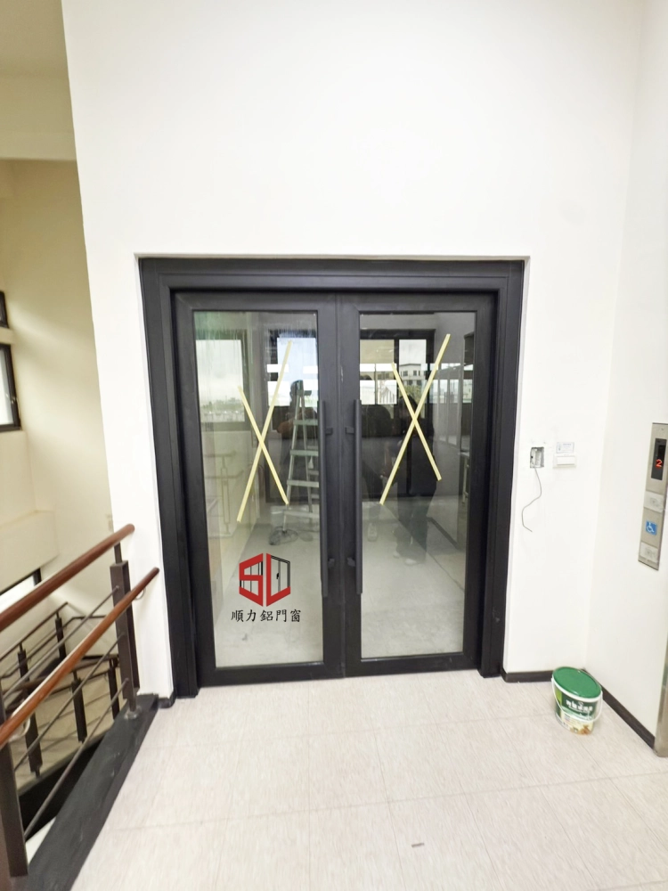 店面門