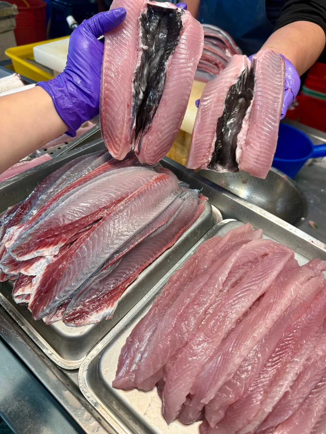 手工去刺虱目魚肚