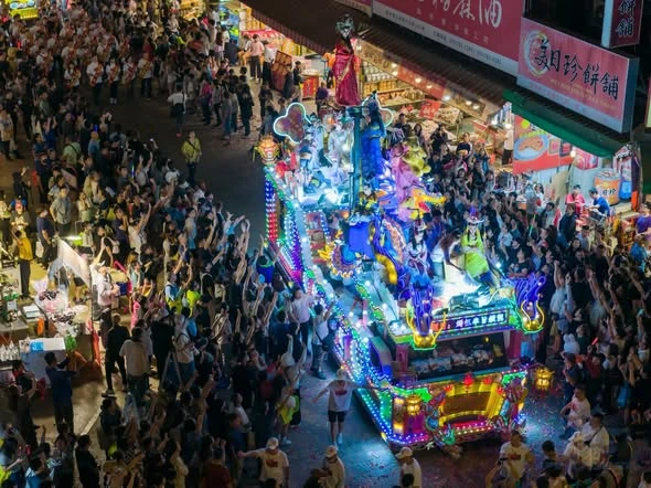 聖母壽誕當日為謝神恩 發放的榴槤福果