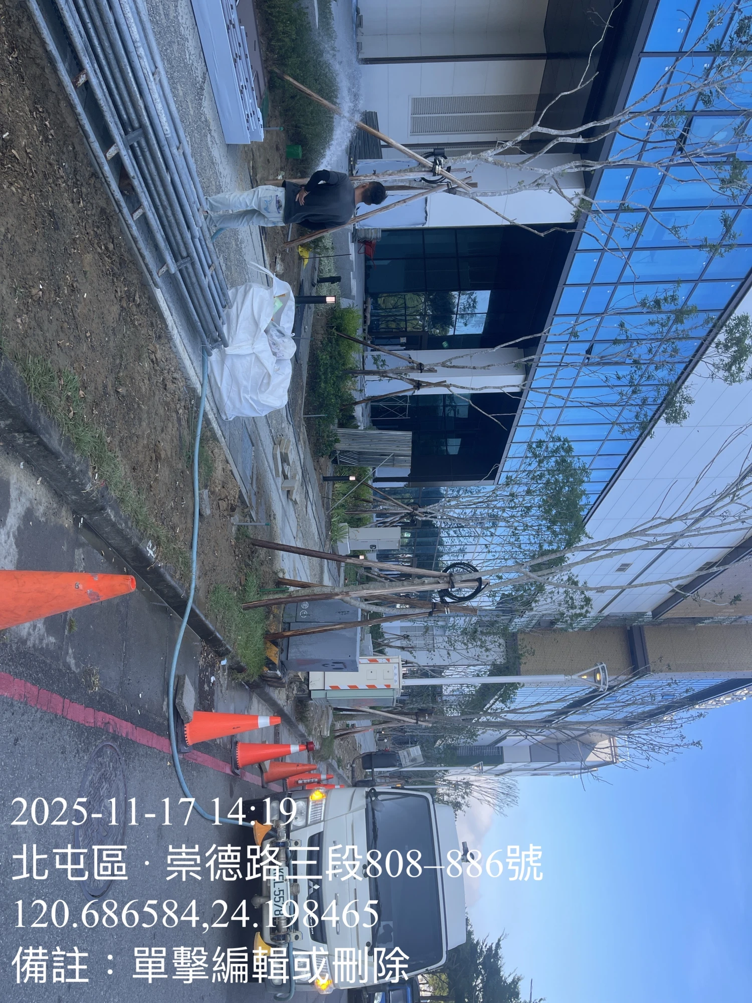 台中漢神百貨植栽澆水
