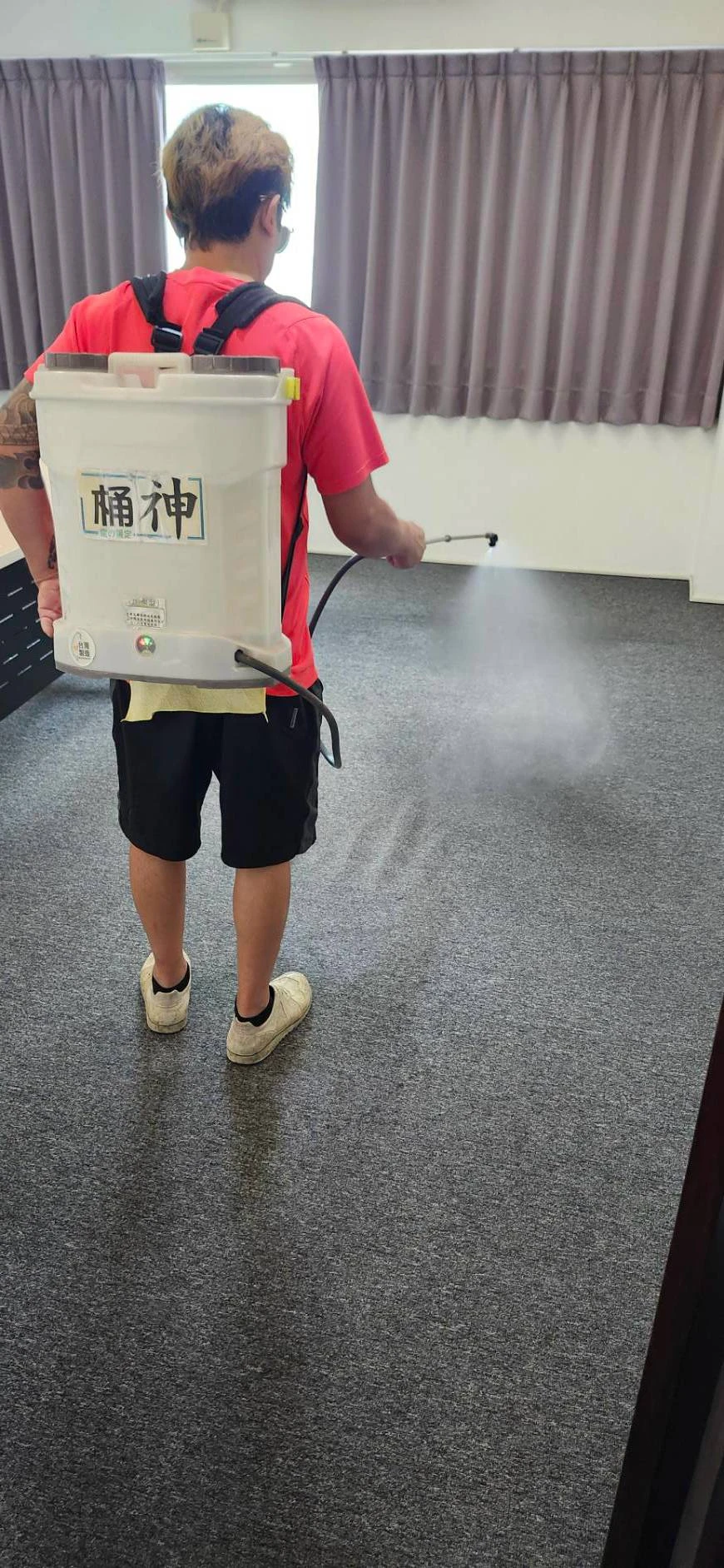洗地毯